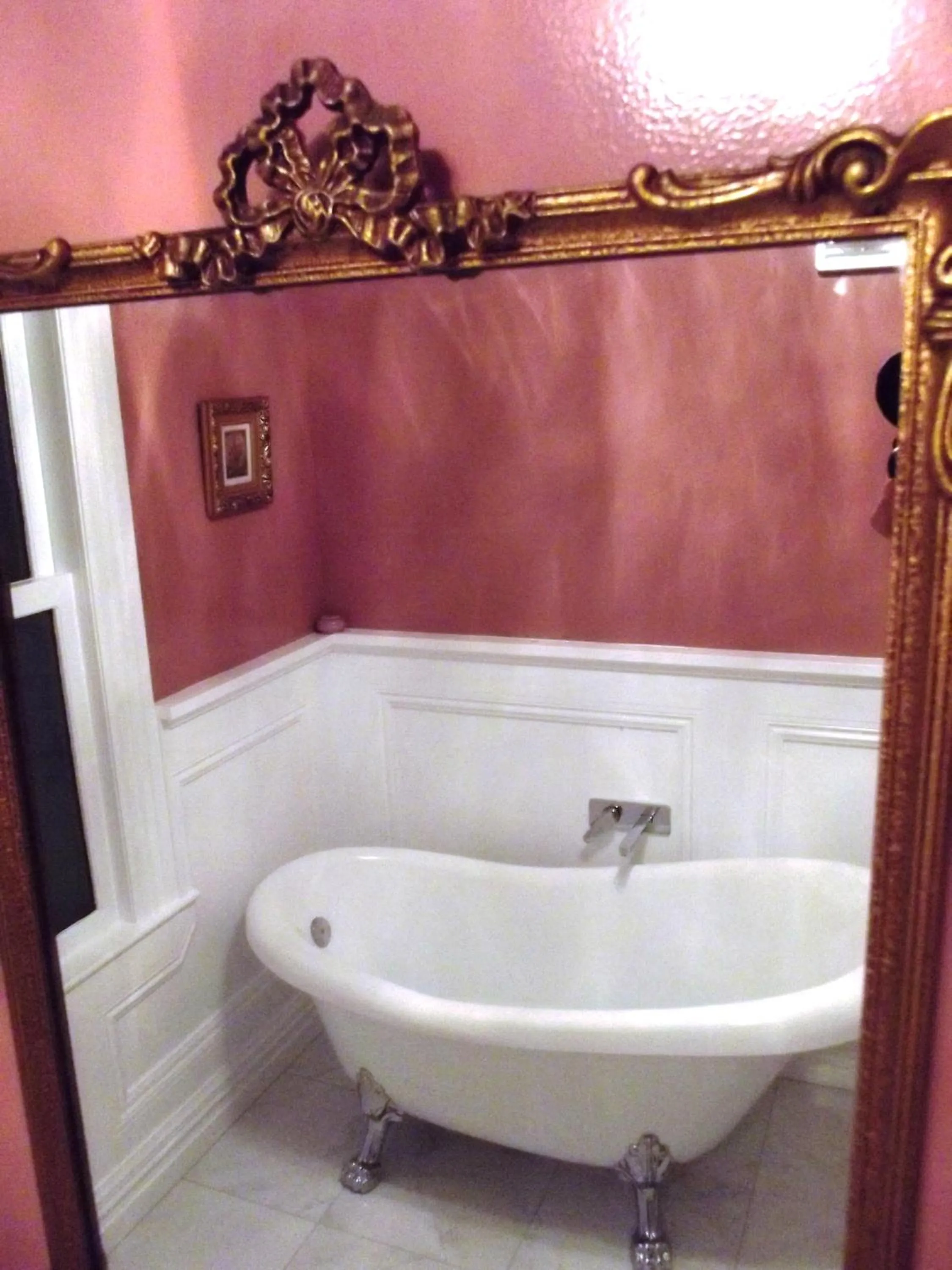 Bathroom in Theatre Royal Hotel