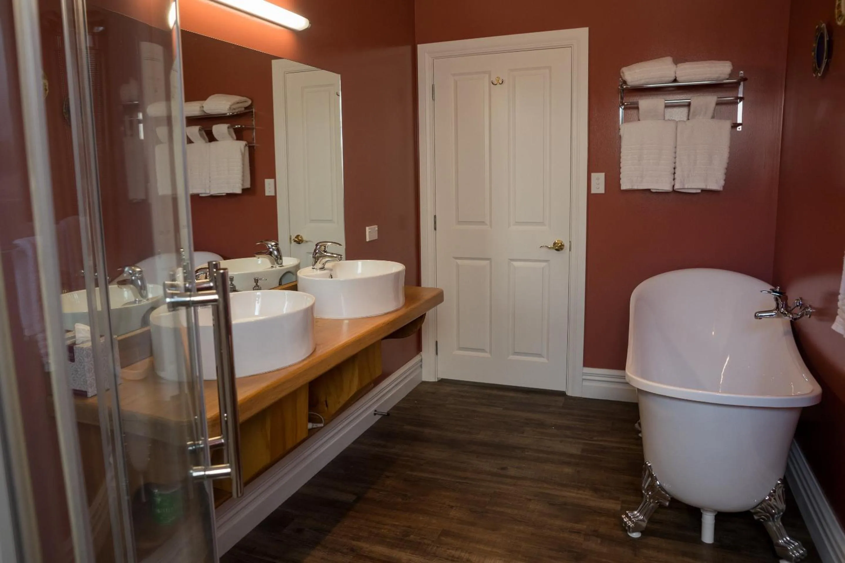 Bathroom in Theatre Royal Hotel