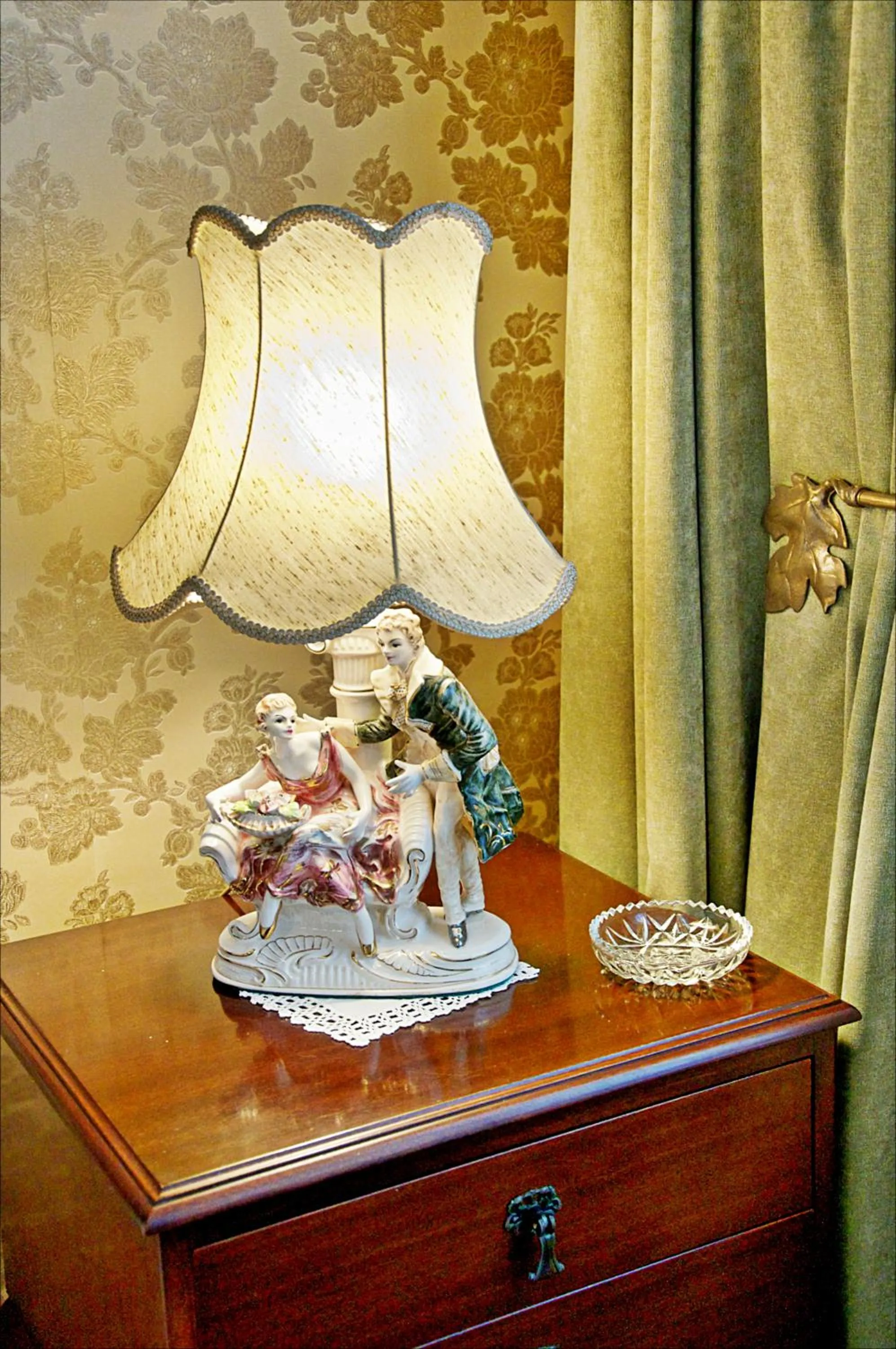 Decorative detail in Theatre Royal Hotel