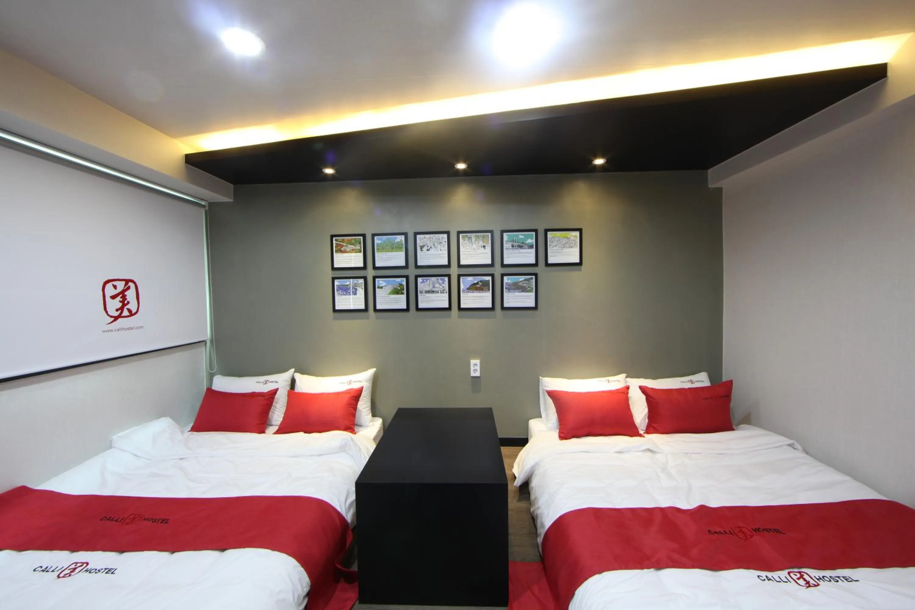 Decorative detail, Bed in Calli Hostel