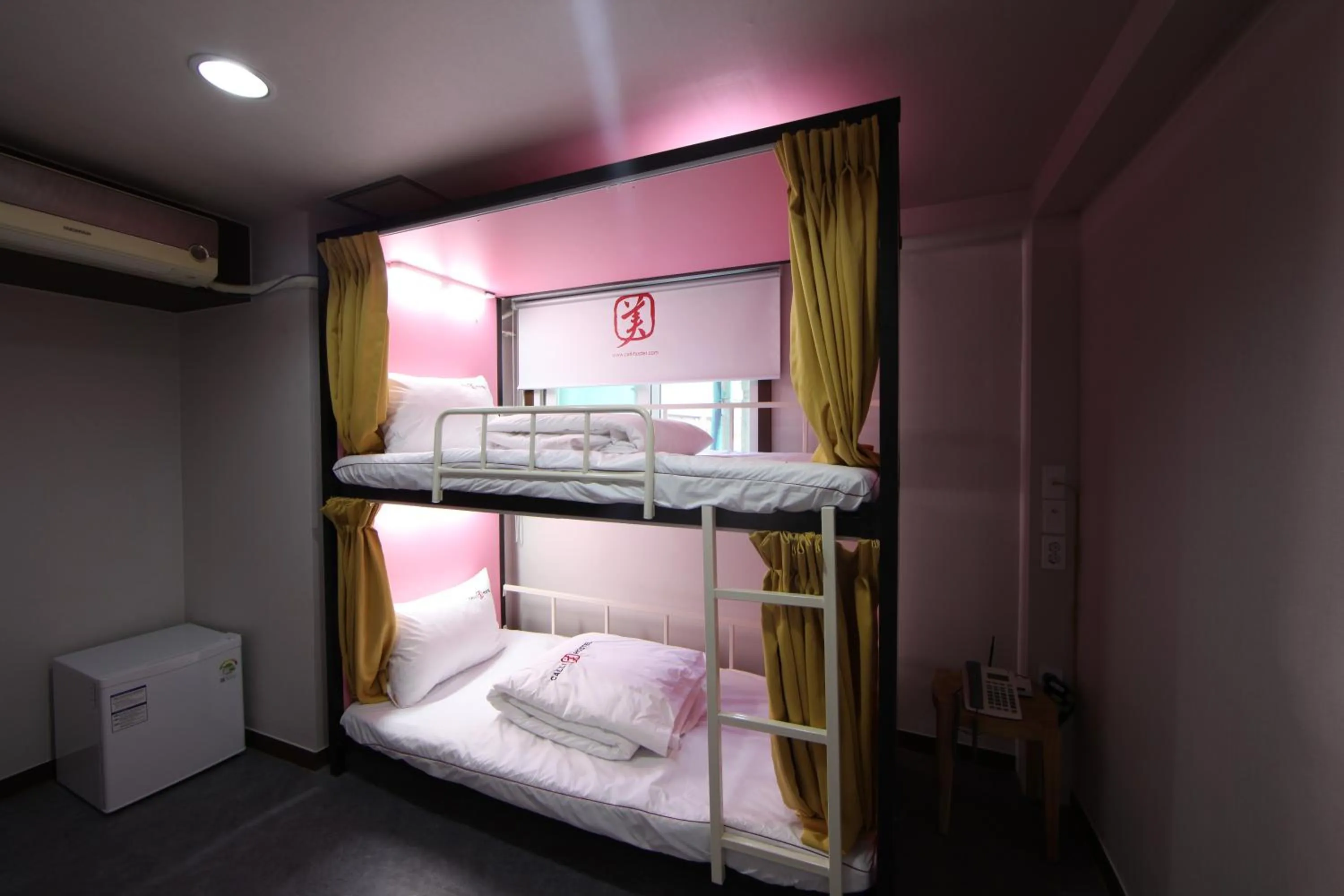 Bedroom, Bed in Calli Hostel