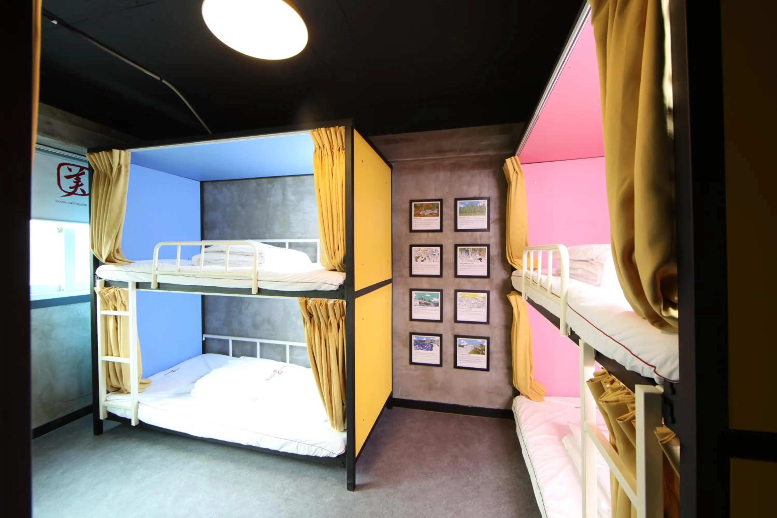 Decorative detail, Bed in Calli Hostel