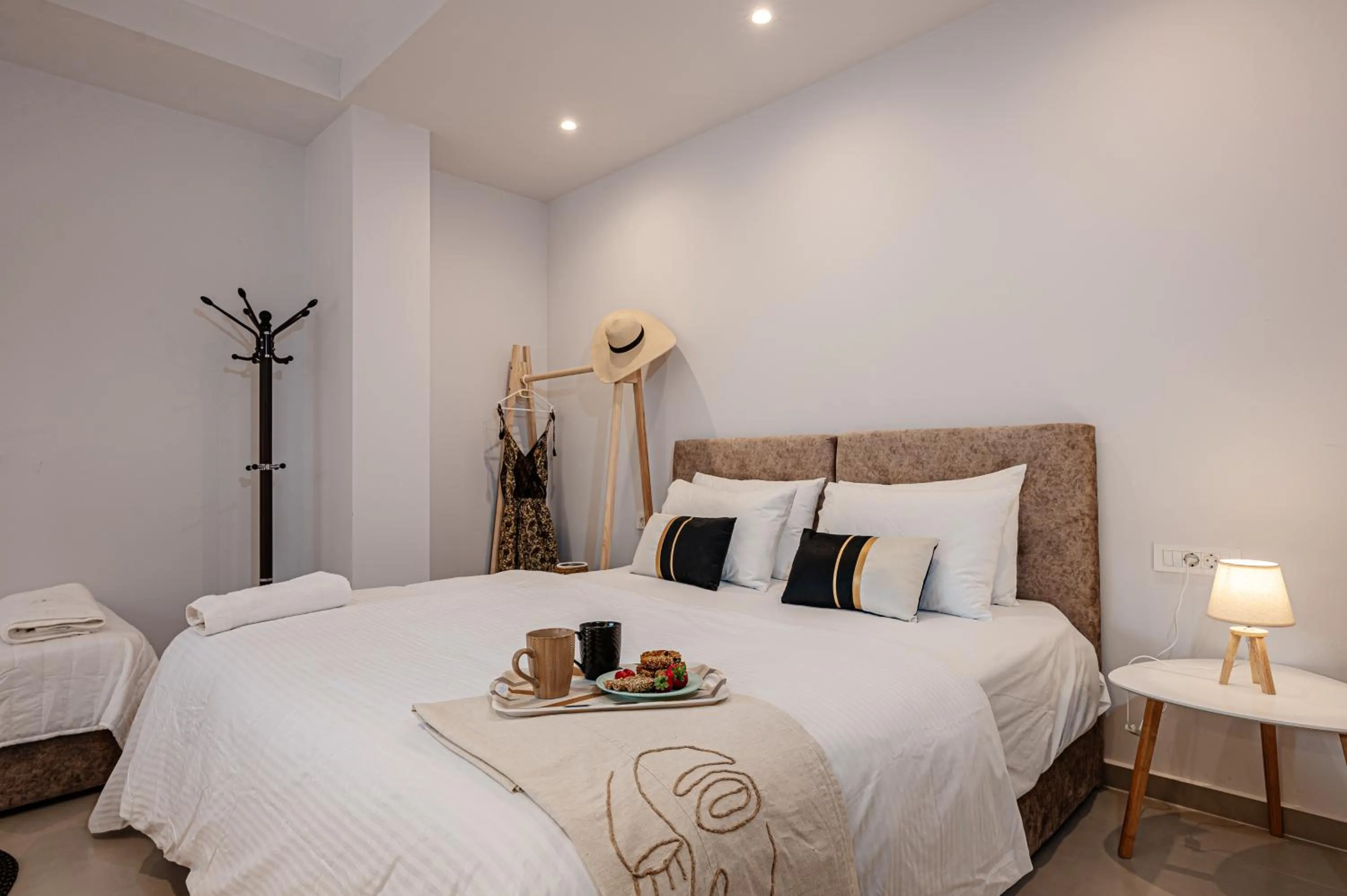 Bed in AMINA APARTMENTS