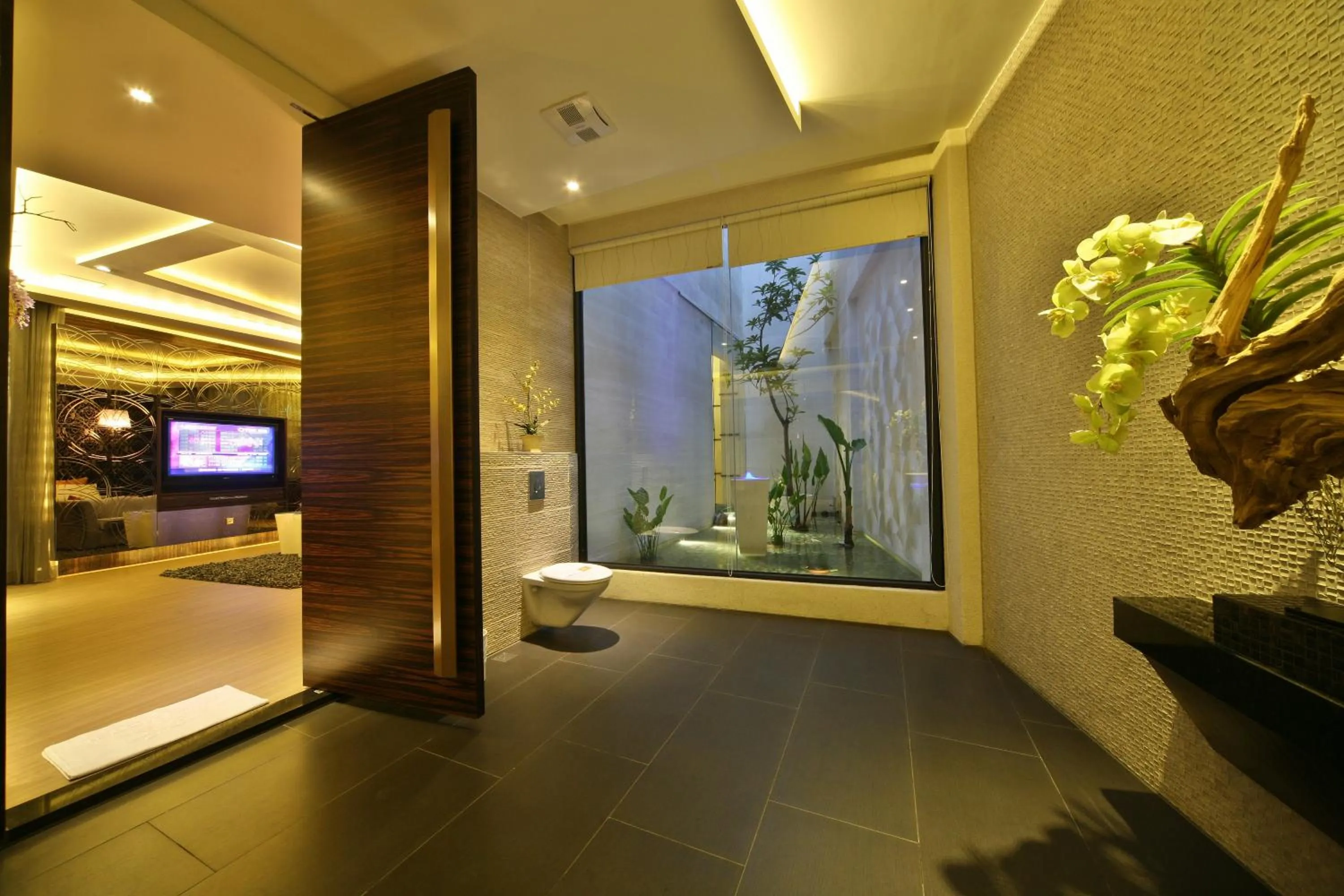 Bathroom in Han Guan Motel