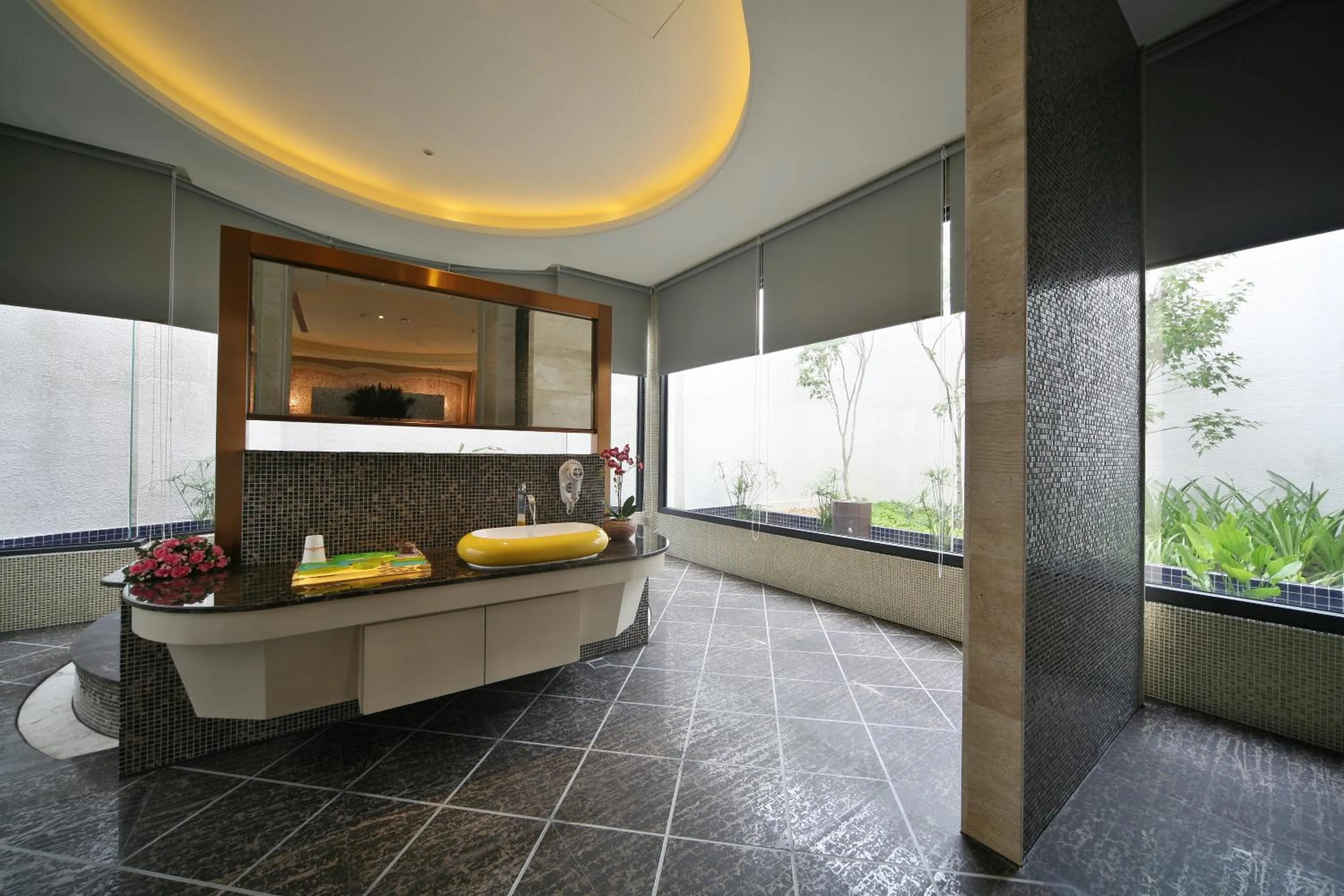 Bathroom in Han Guan Motel