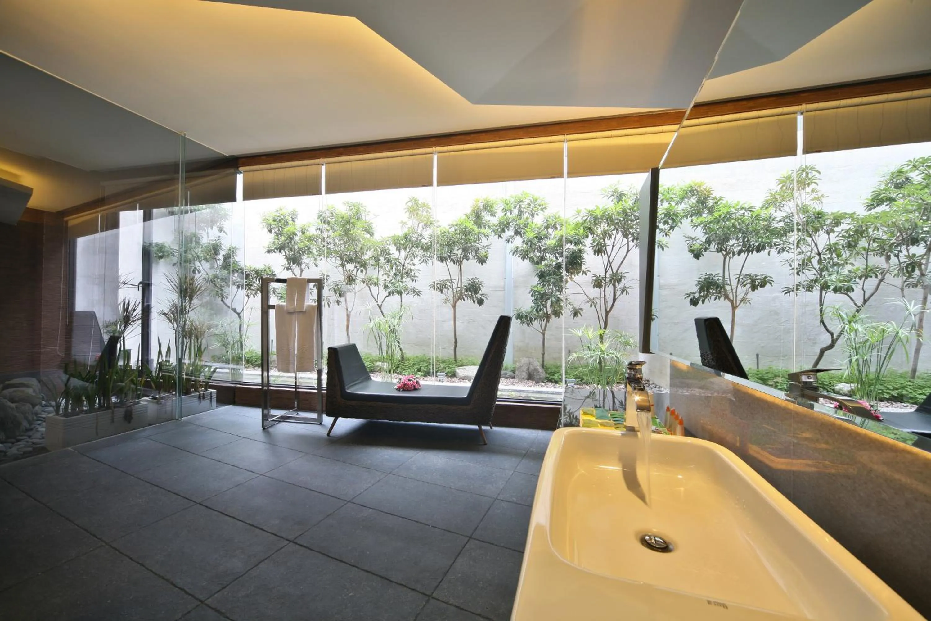 Bathroom in Han Guan Motel