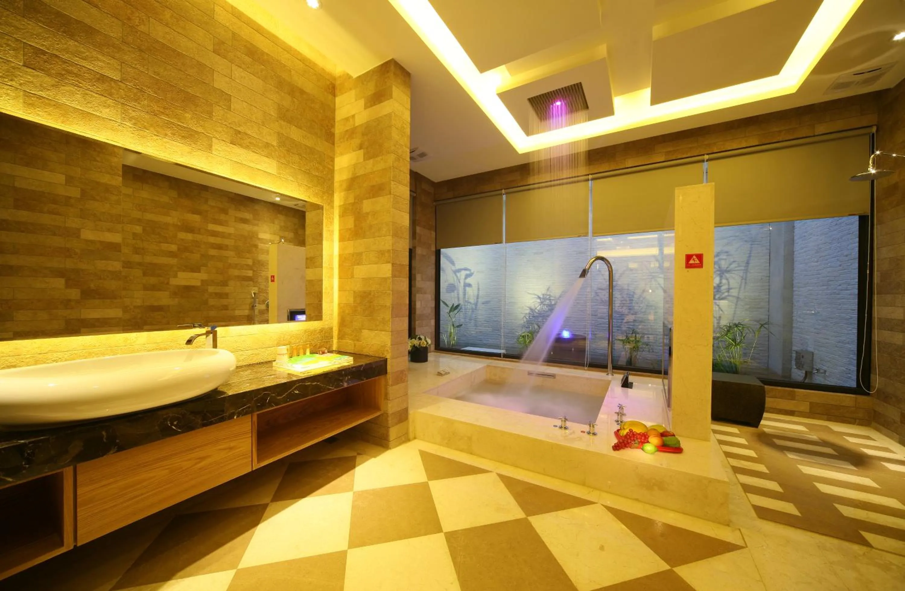 Bathroom in Han Guan Motel