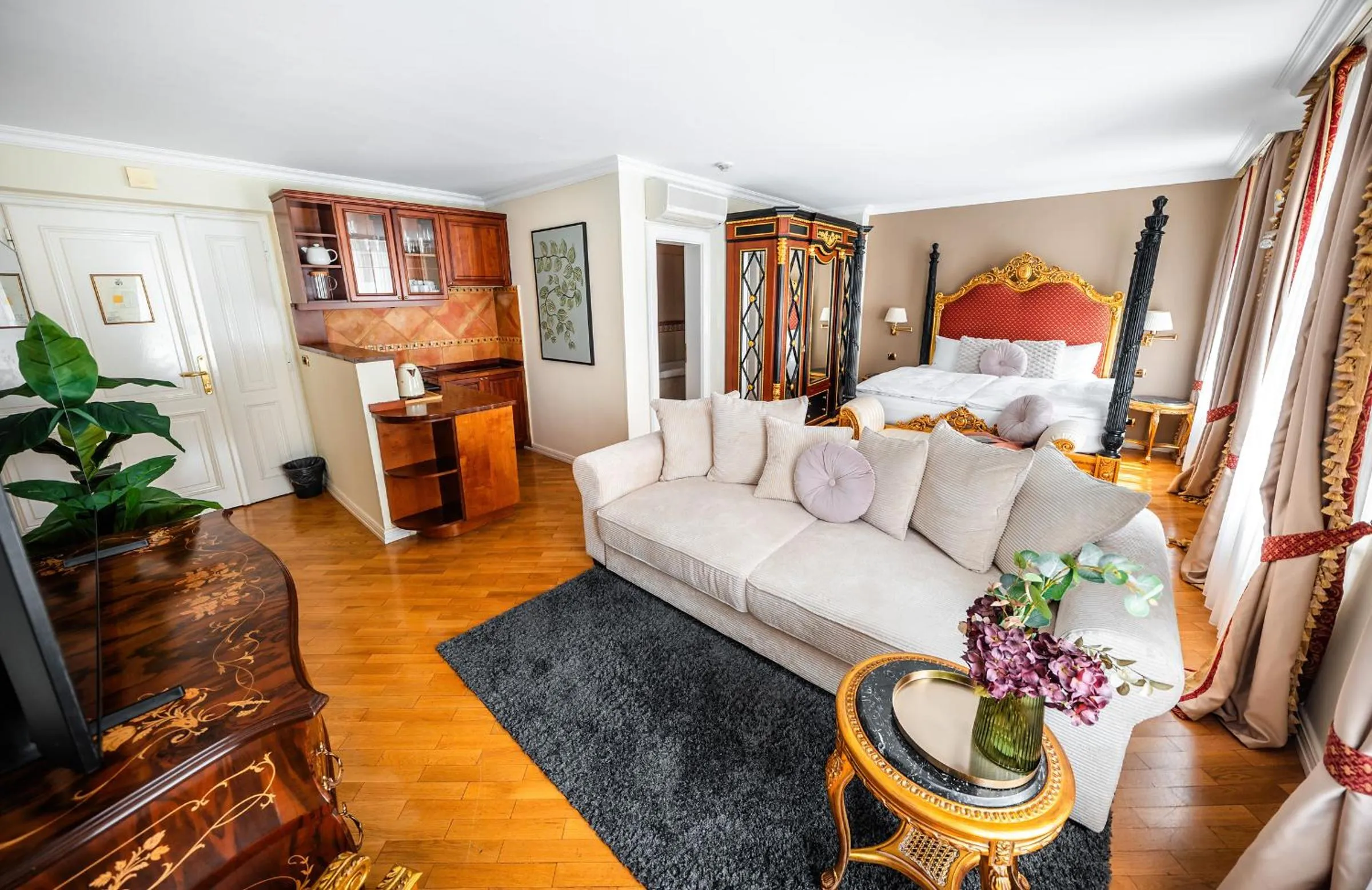 Bed in Nosticova Heritage