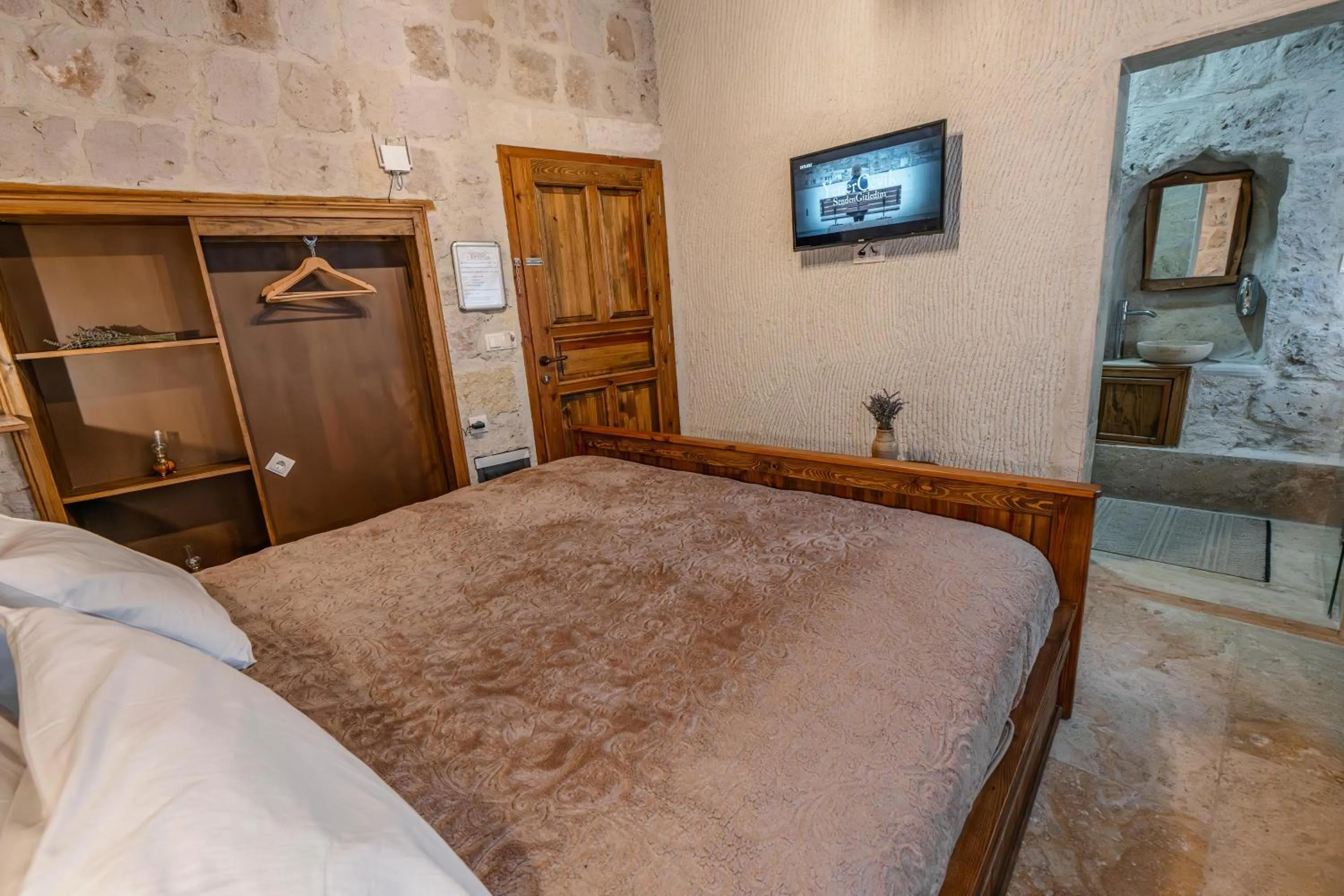 Bed in Belenus Cave House