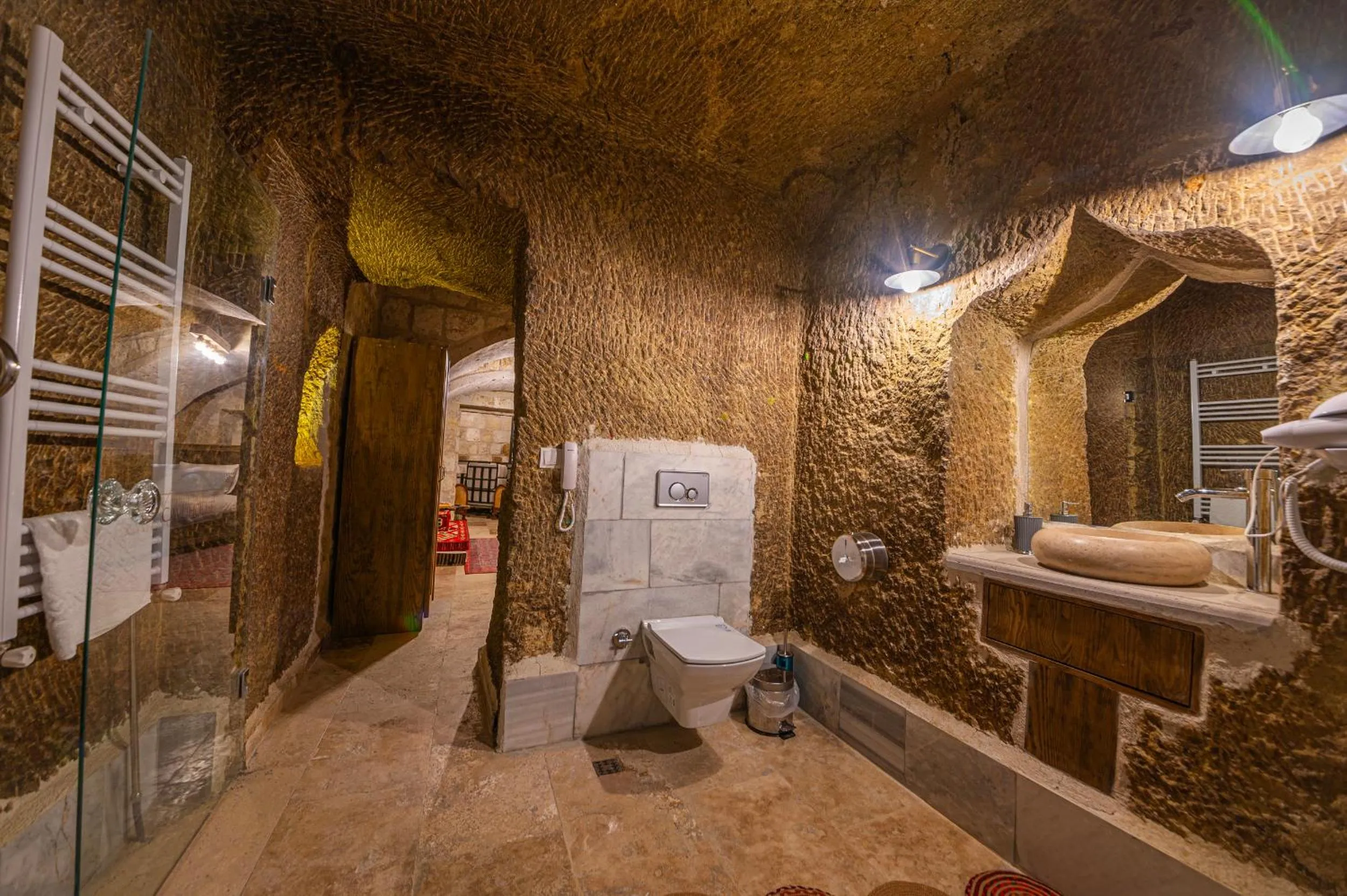 Toilet in Belenus Cave House