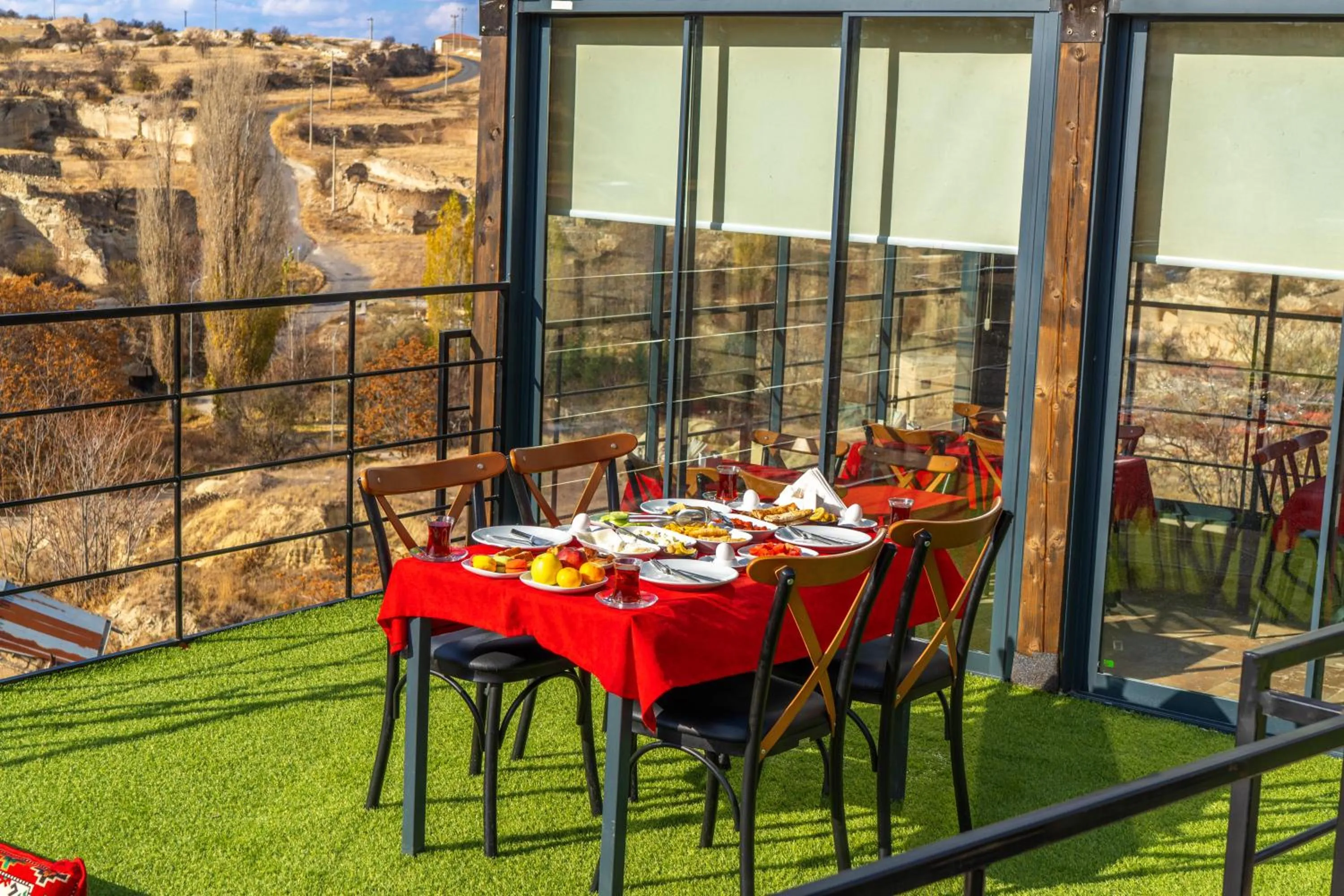 Breakfast in Belenus Cave House