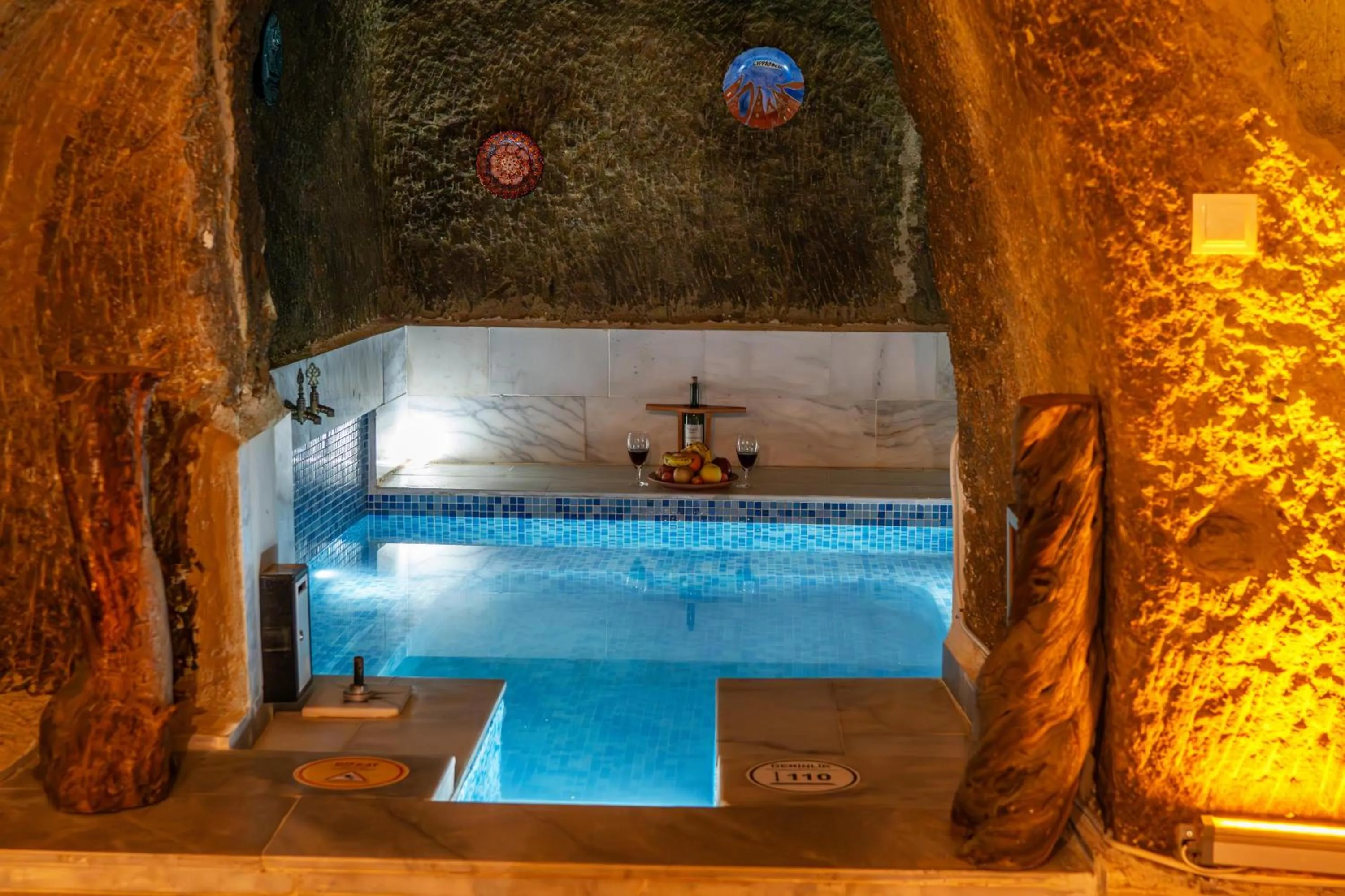 Swimming pool in Belenus Cave House
