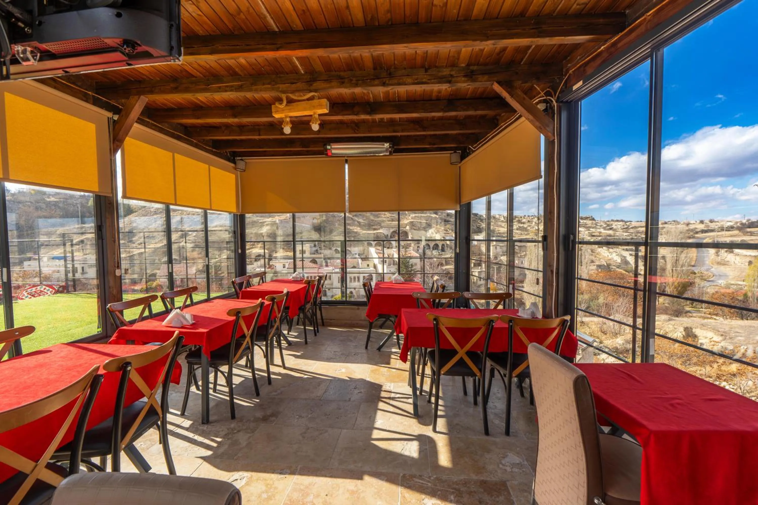 Restaurant/places to eat in Belenus Cave House