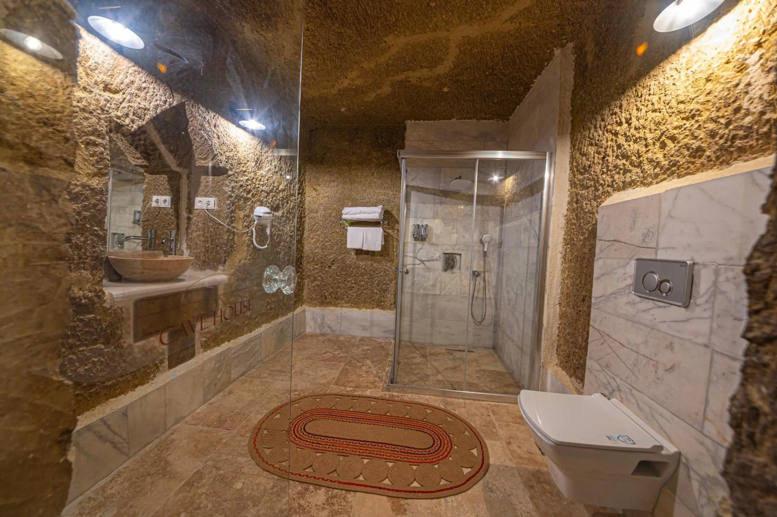 Shower in Belenus Cave House