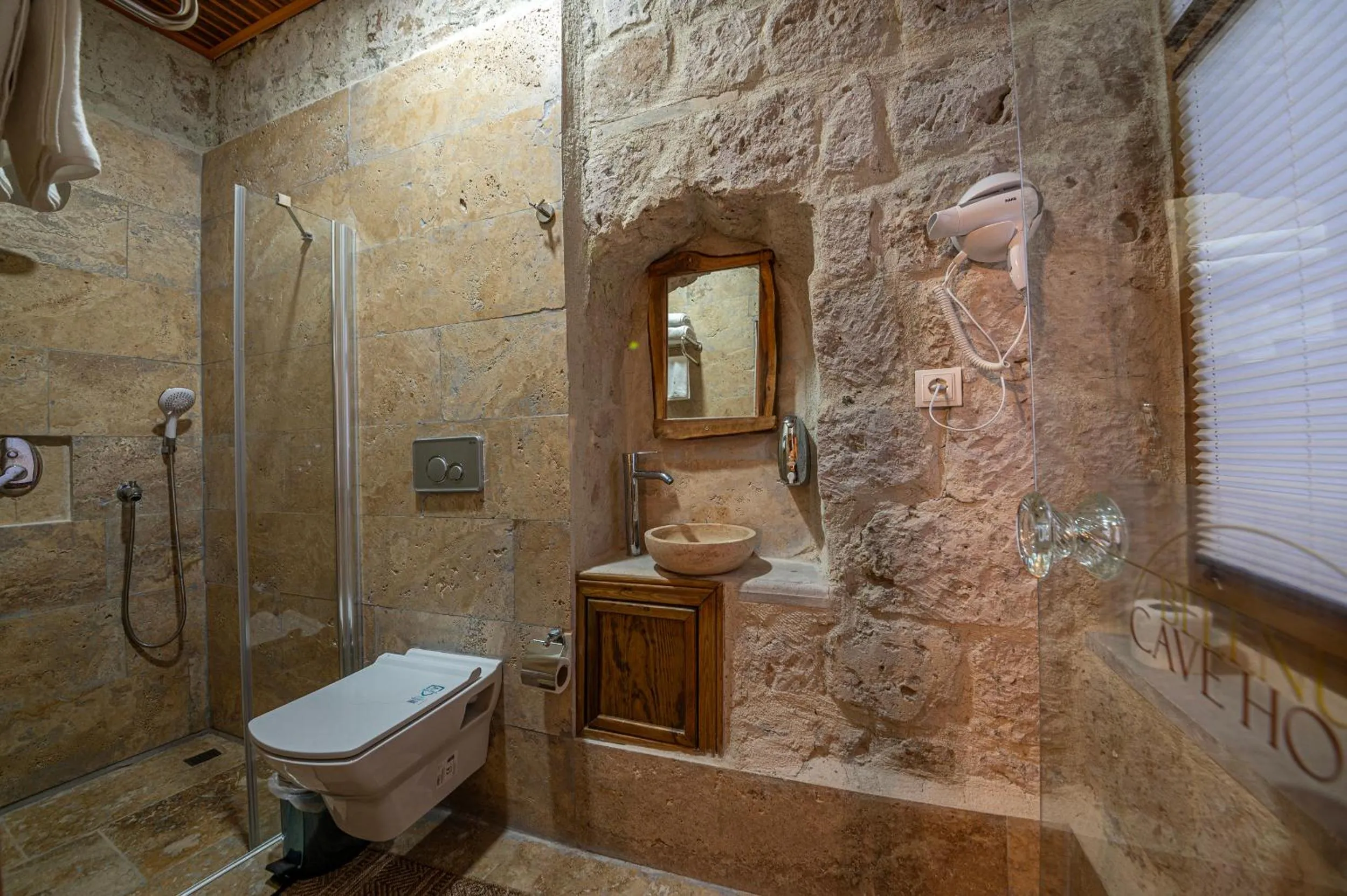 Shower in Belenus Cave House