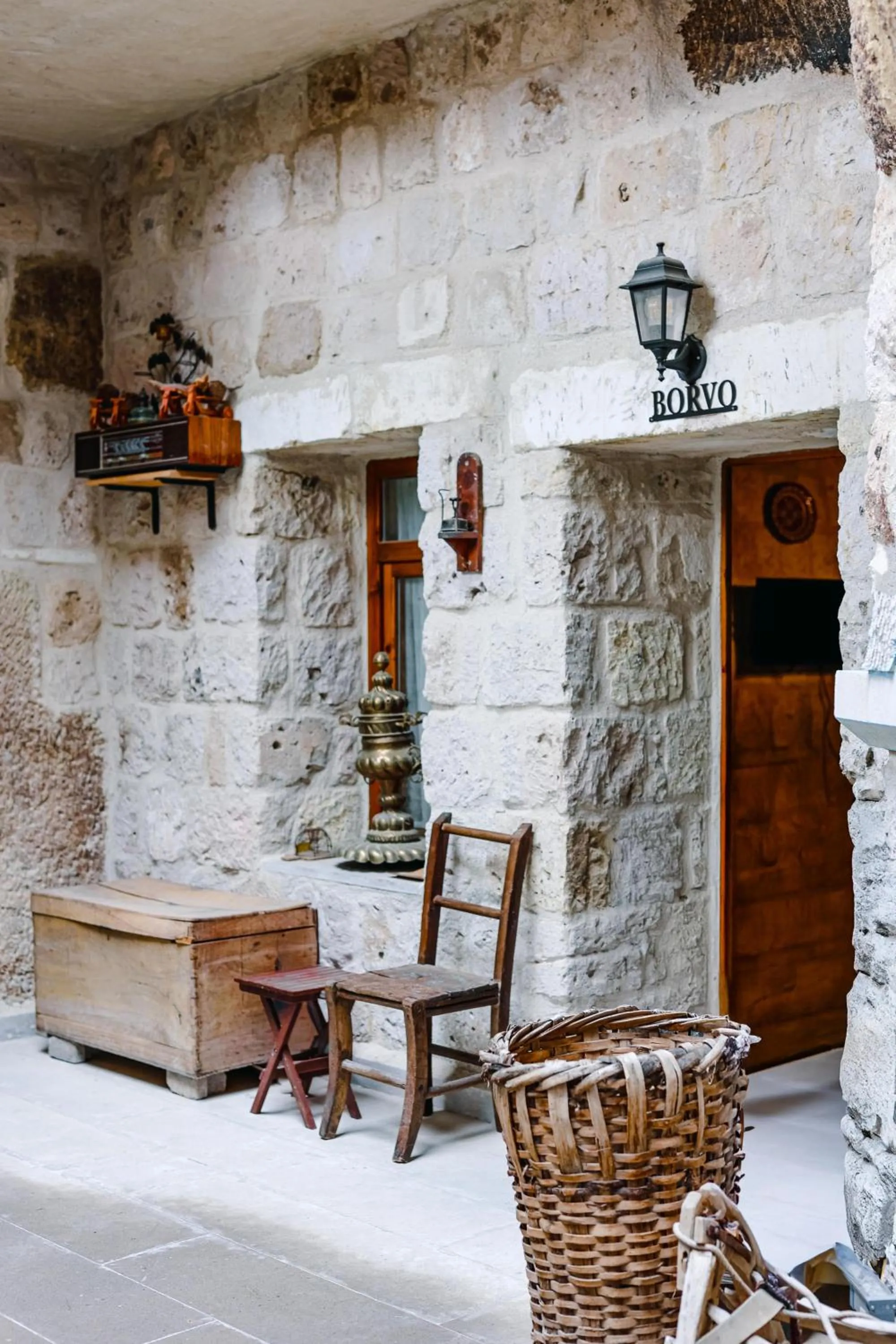 Decorative detail in Belenus Cave House