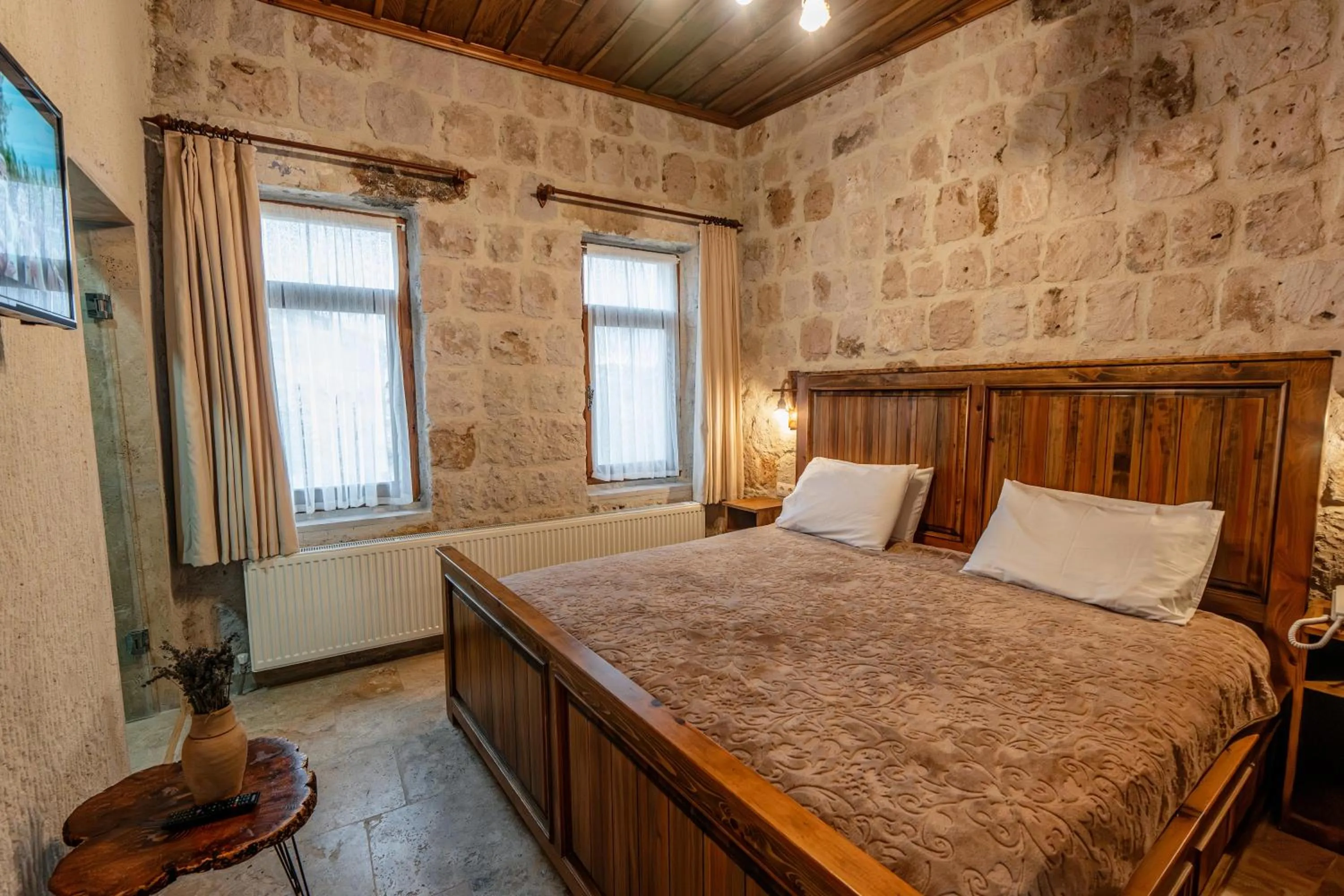 Bed in Belenus Cave House