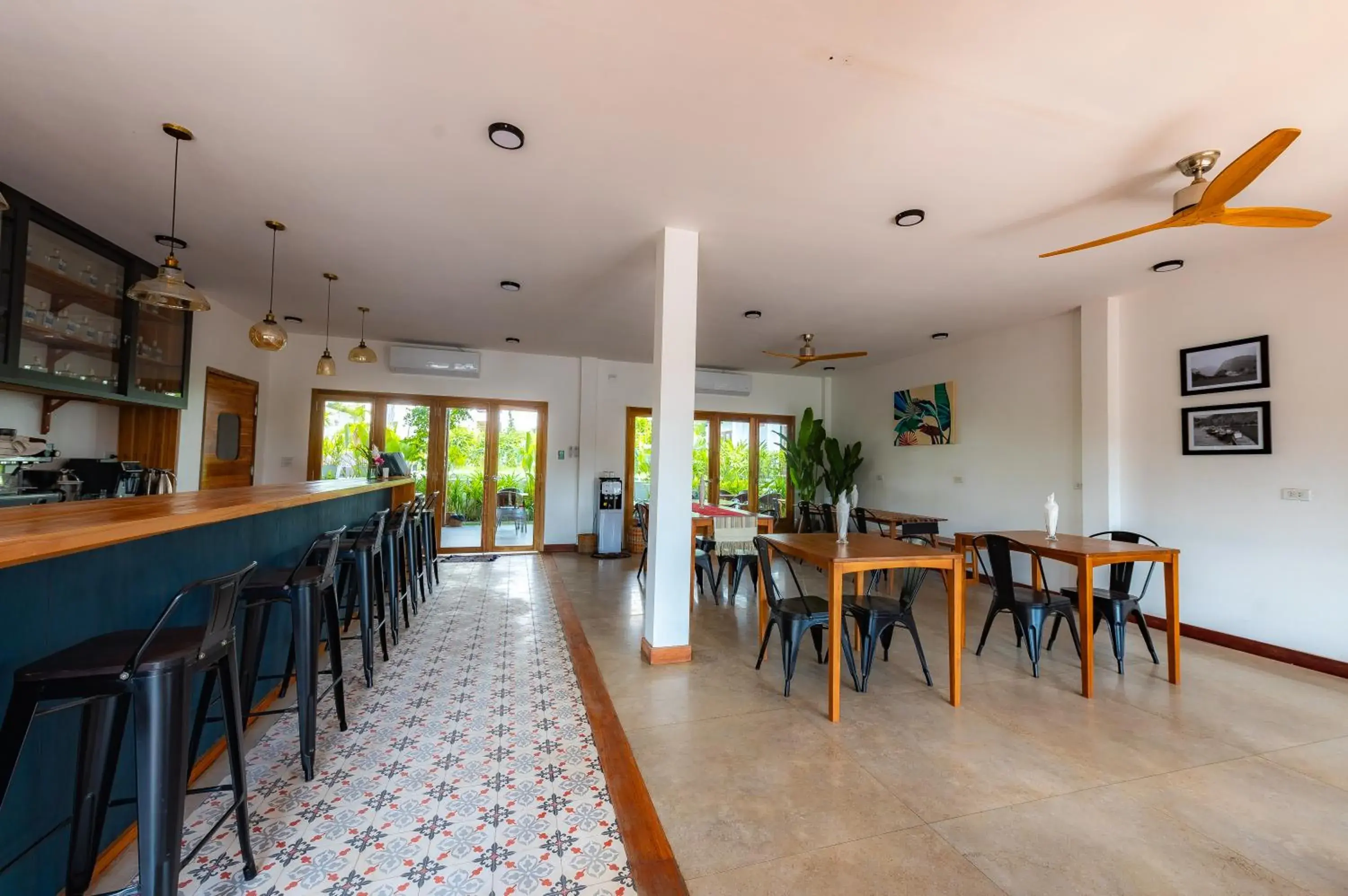 Restaurant/places to eat in Madilao Hotel Restaurant/places to eat in Madilao Hotel