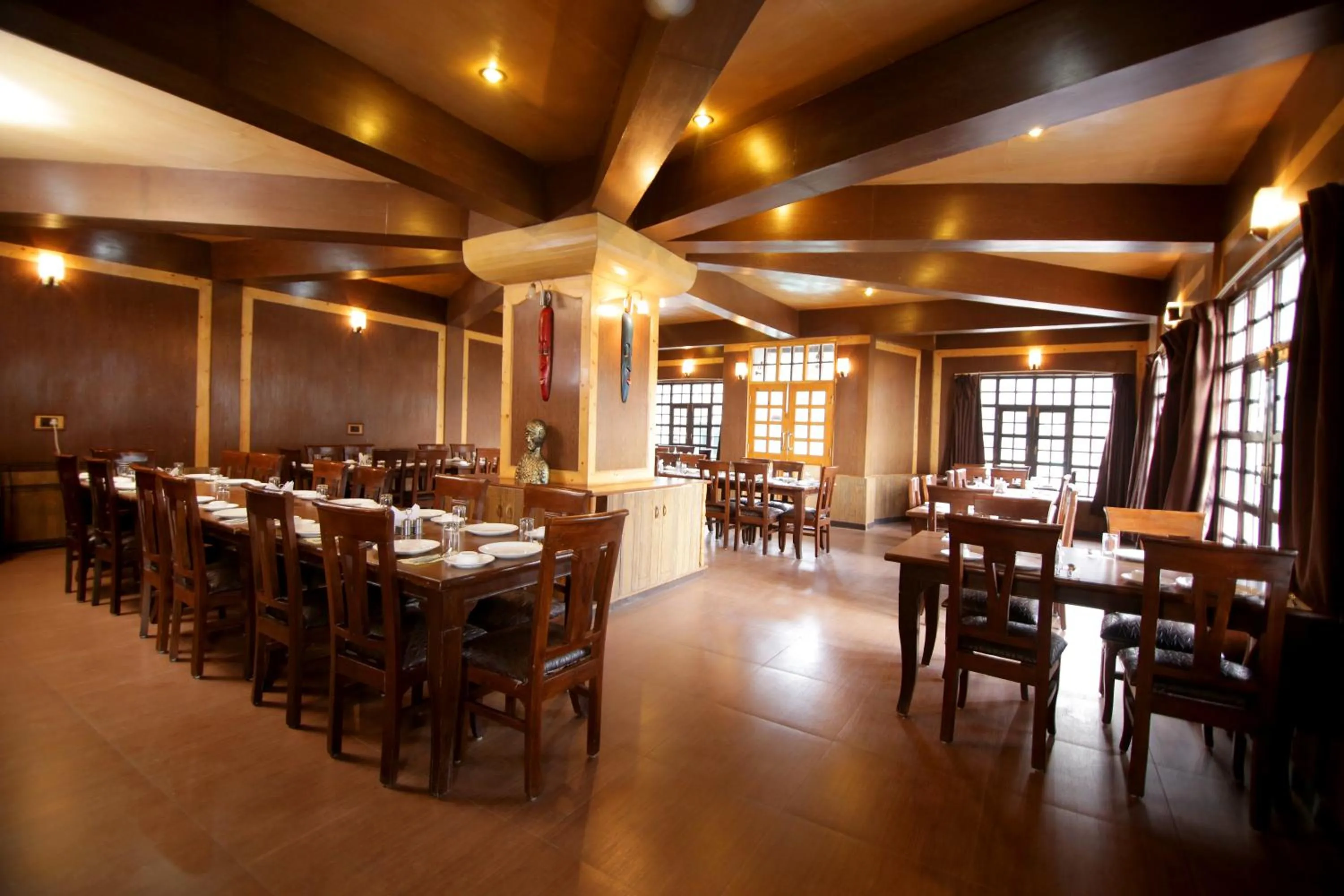 Restaurant/Places to Eat in Ashoka Naini Chalet
