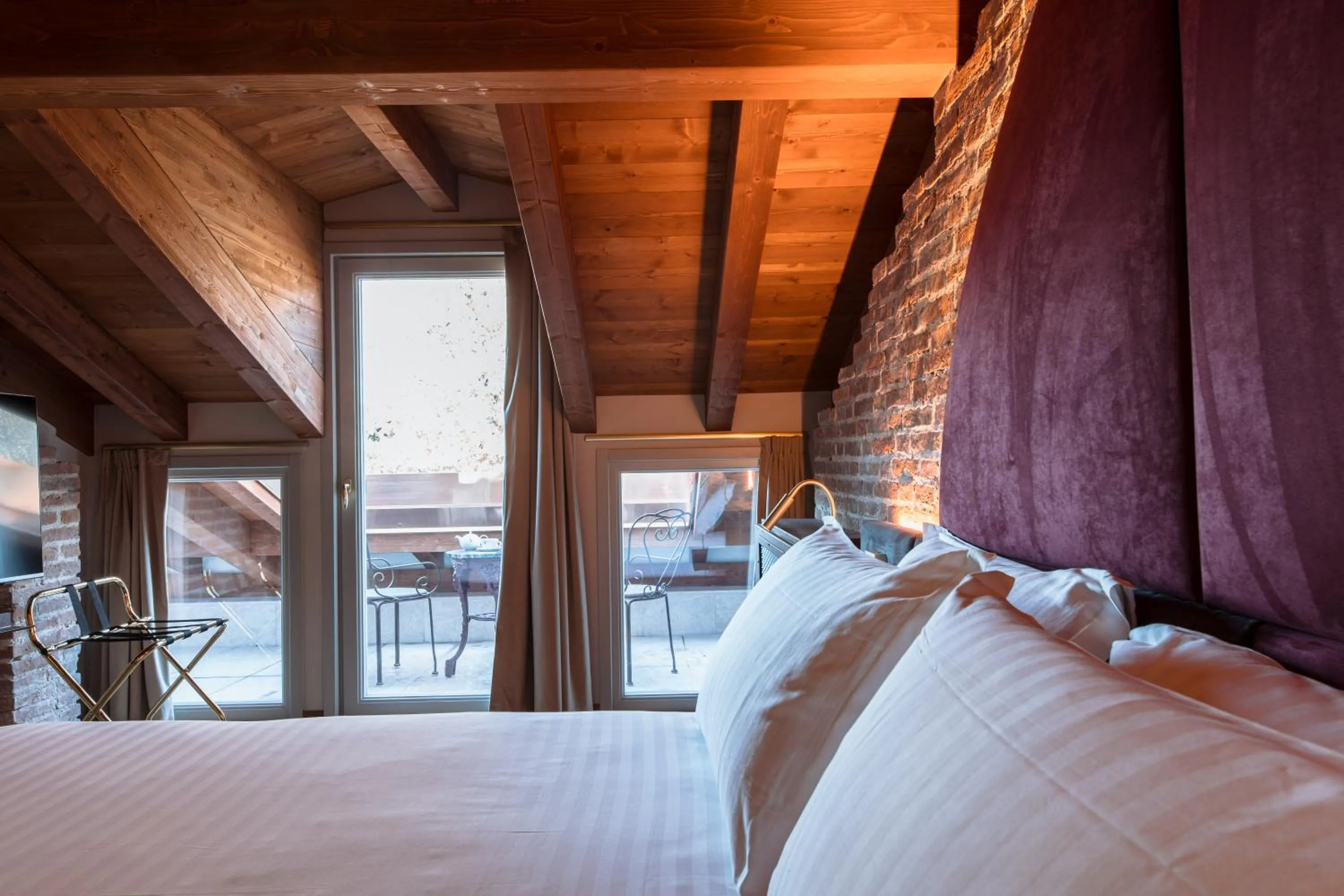 Bed in Pavillon Suite