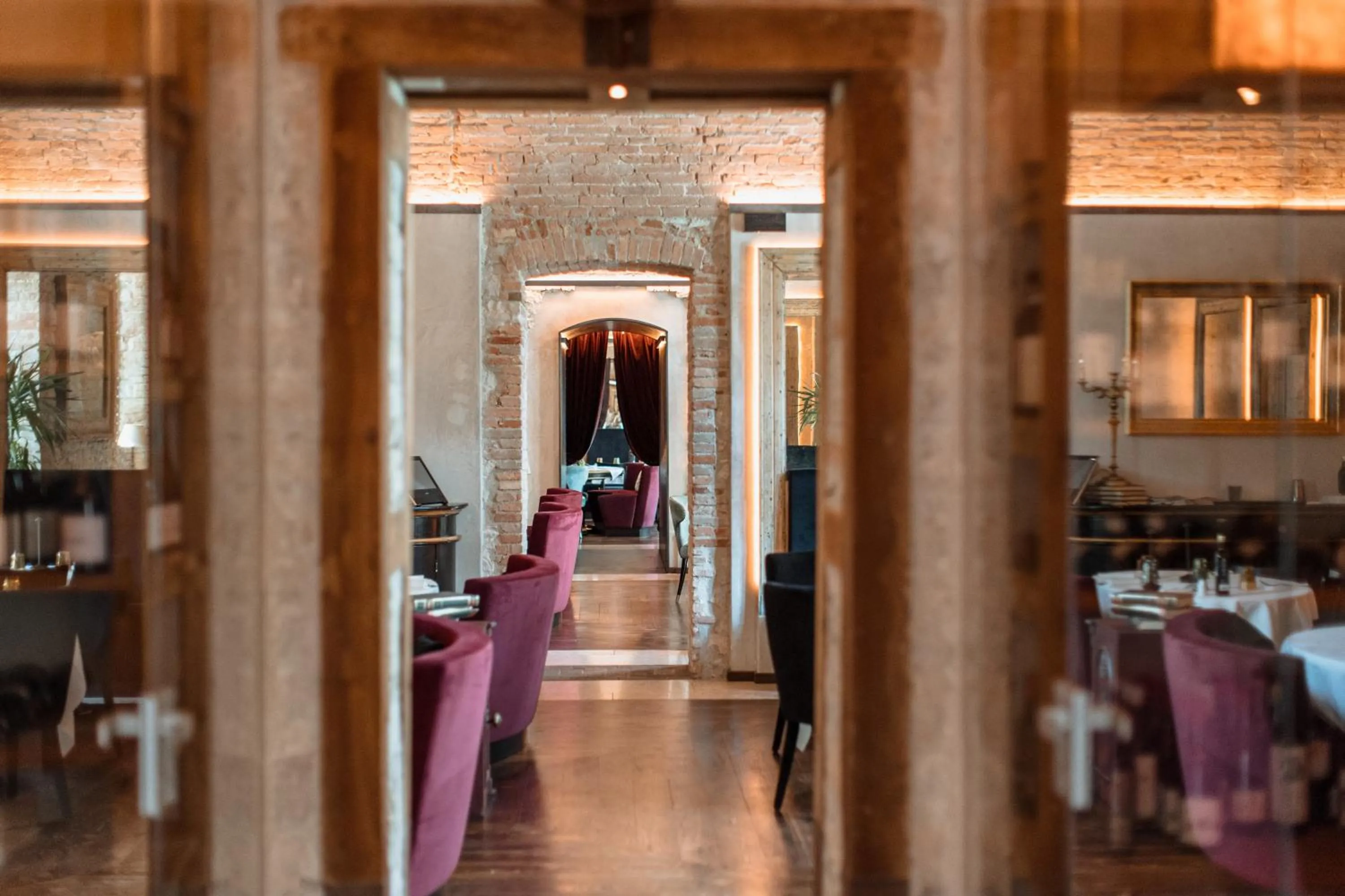 Restaurant/places to eat in Pavillon Suite
