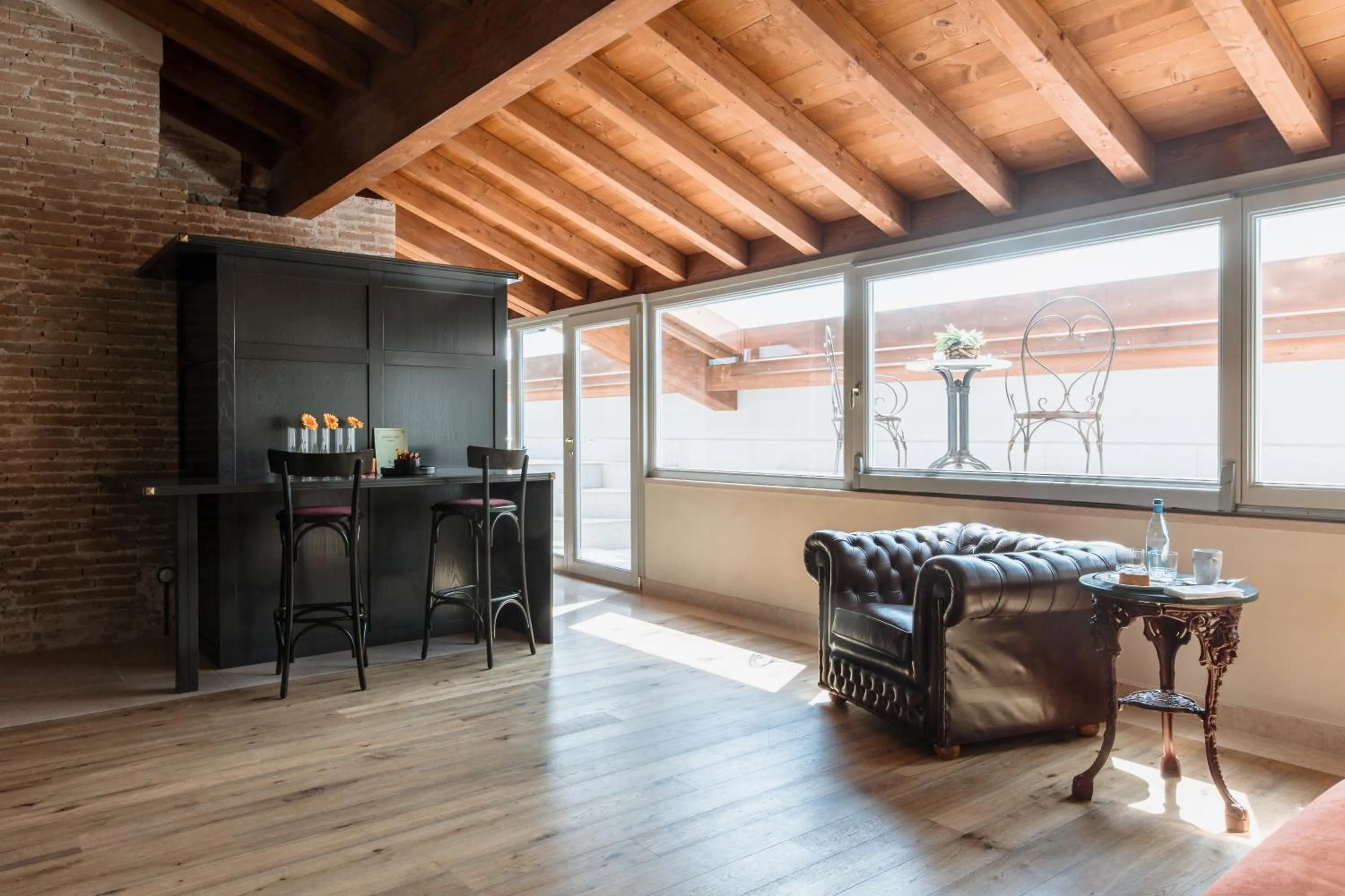 Living room in Pavillon Suite