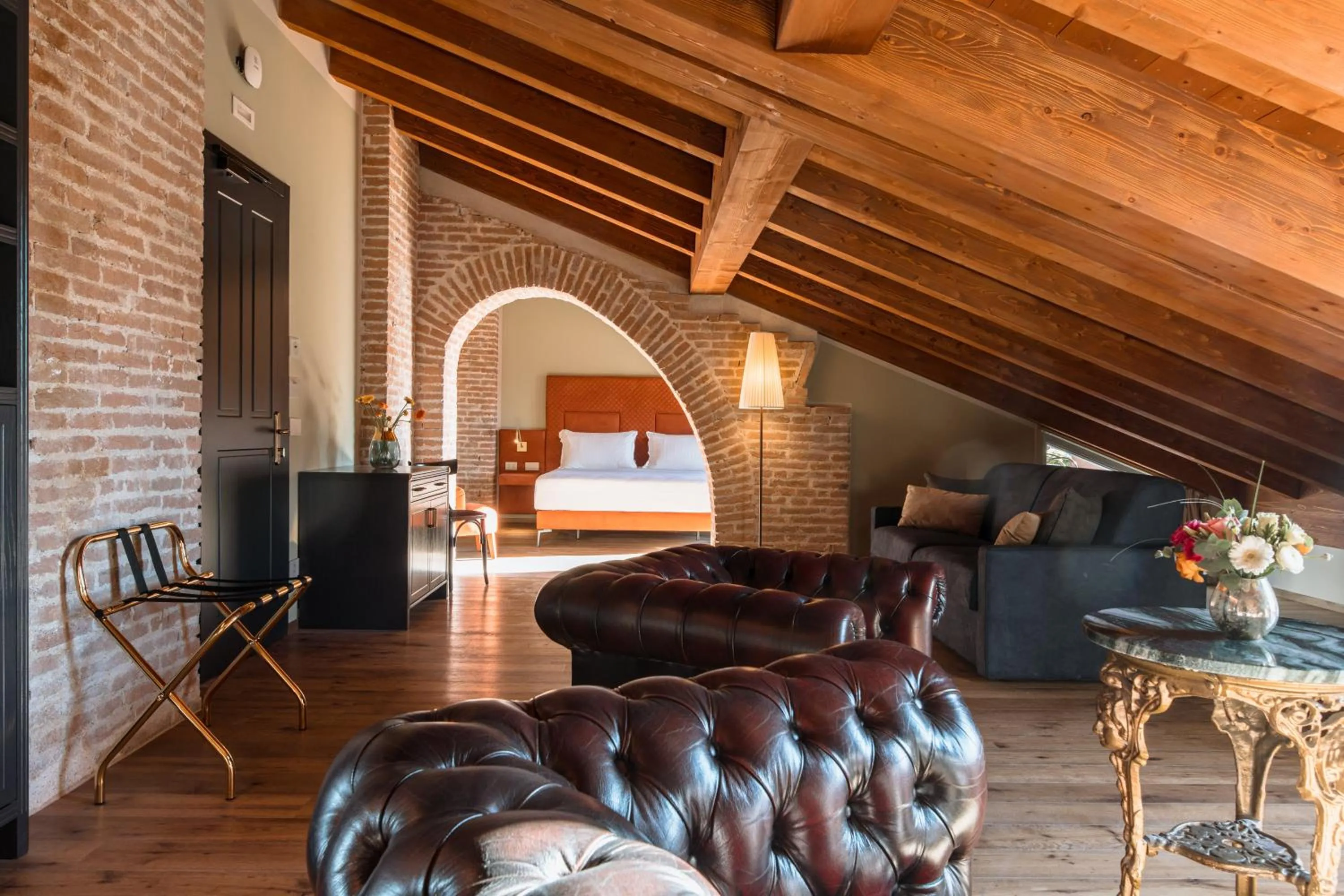 Living room in Pavillon Suite