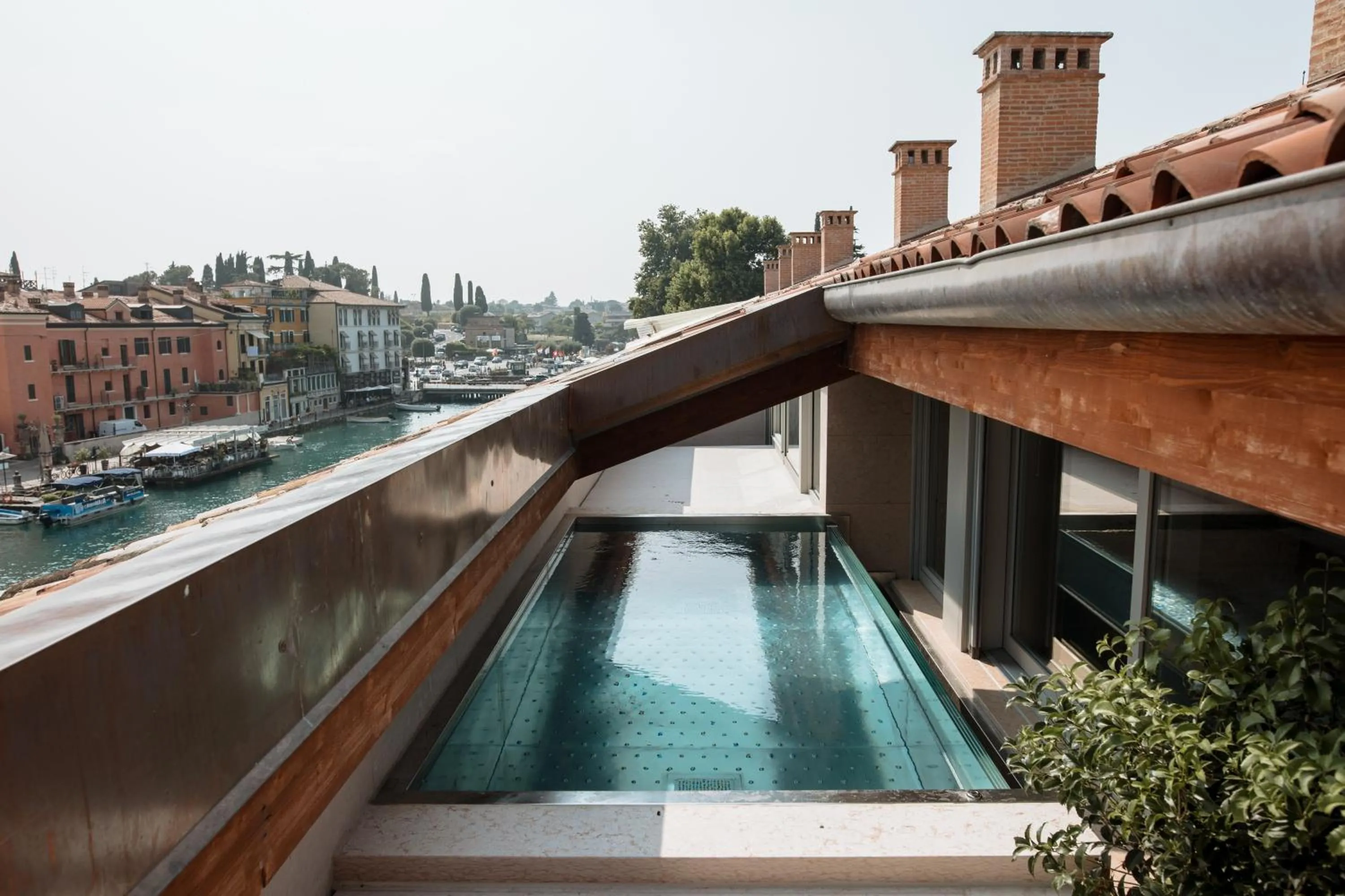Swimming pool in Pavillon Suite