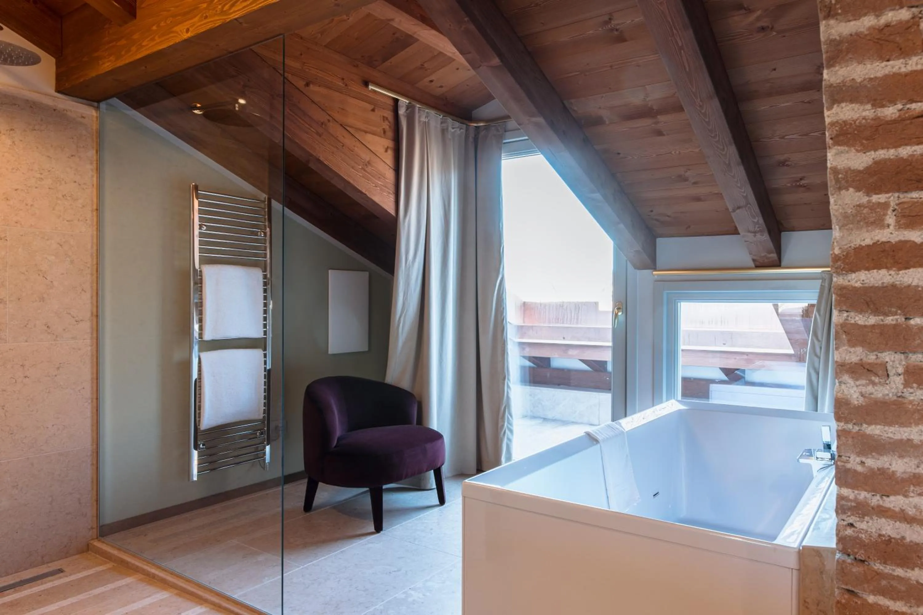 Shower in Pavillon Suite