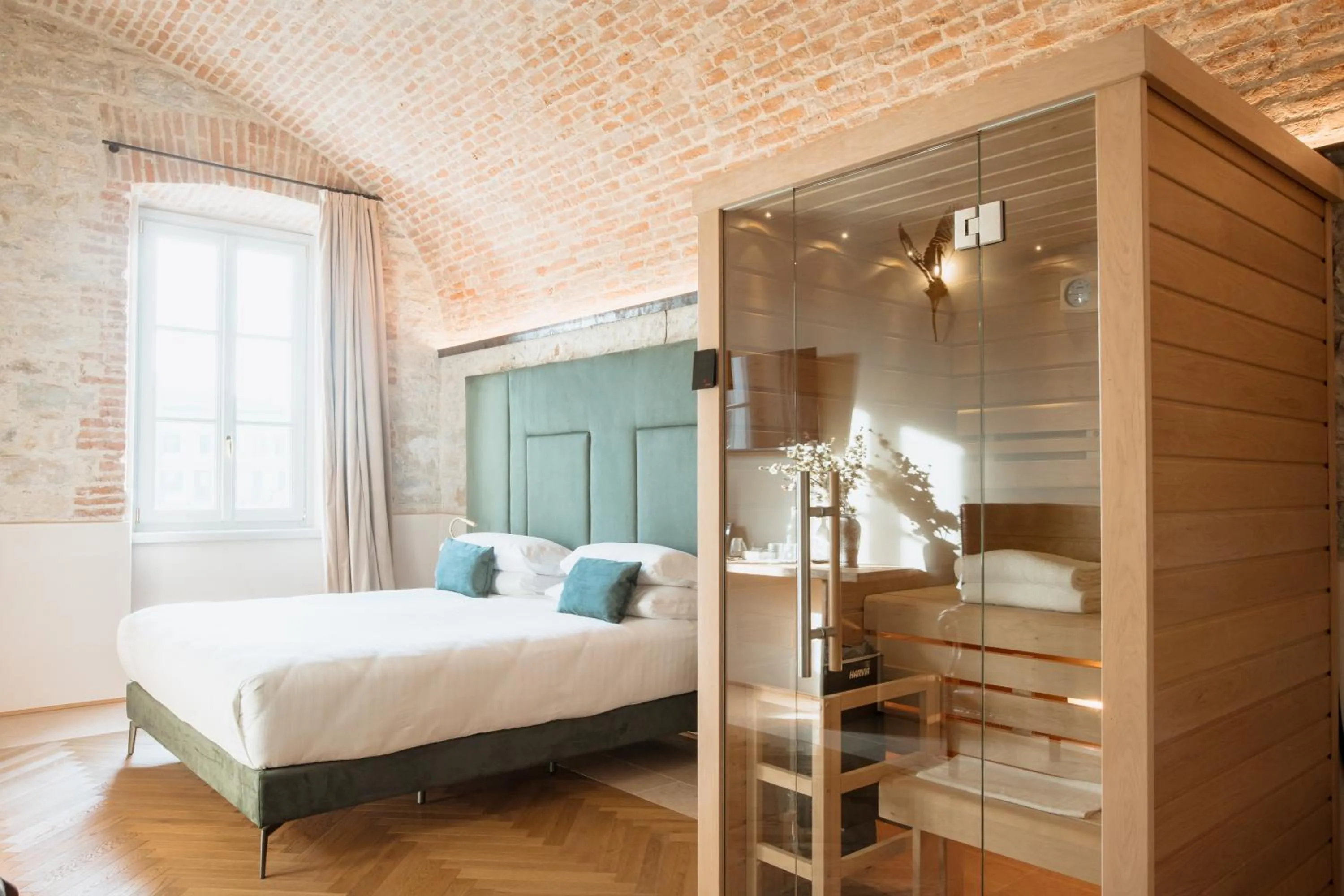 Bed in Pavillon Suite