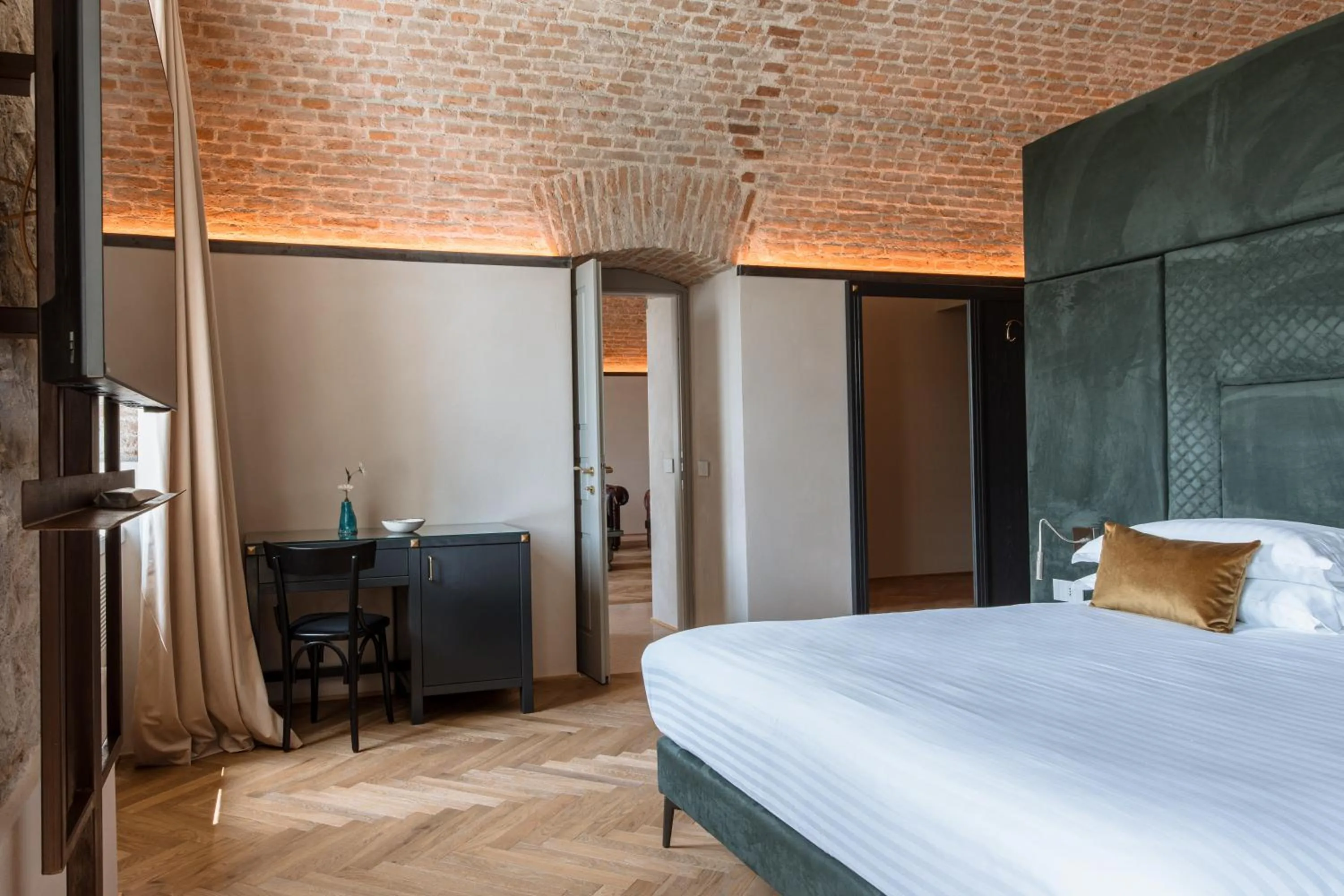 Bed in Pavillon Suite