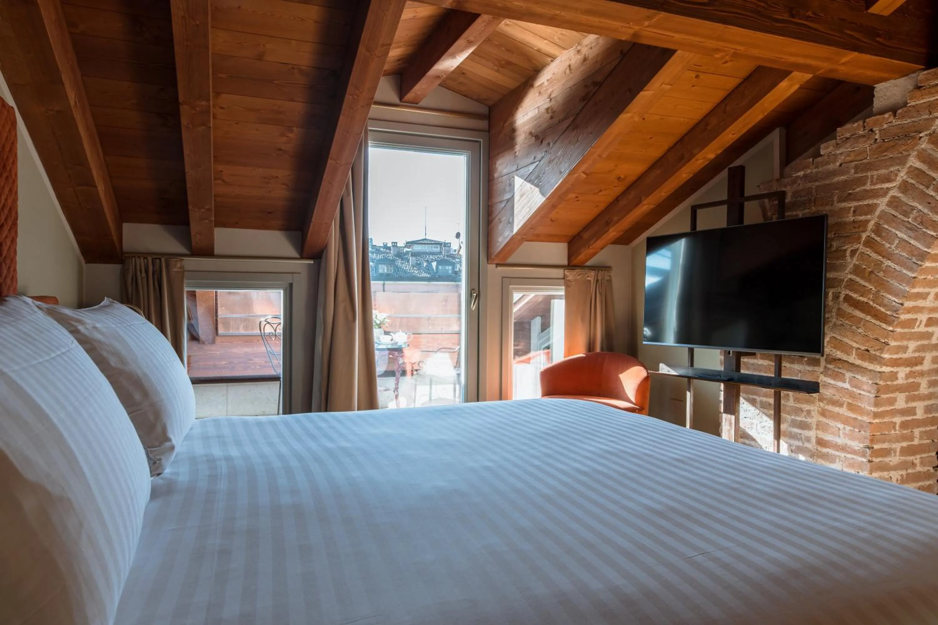 Bed in Pavillon Suite