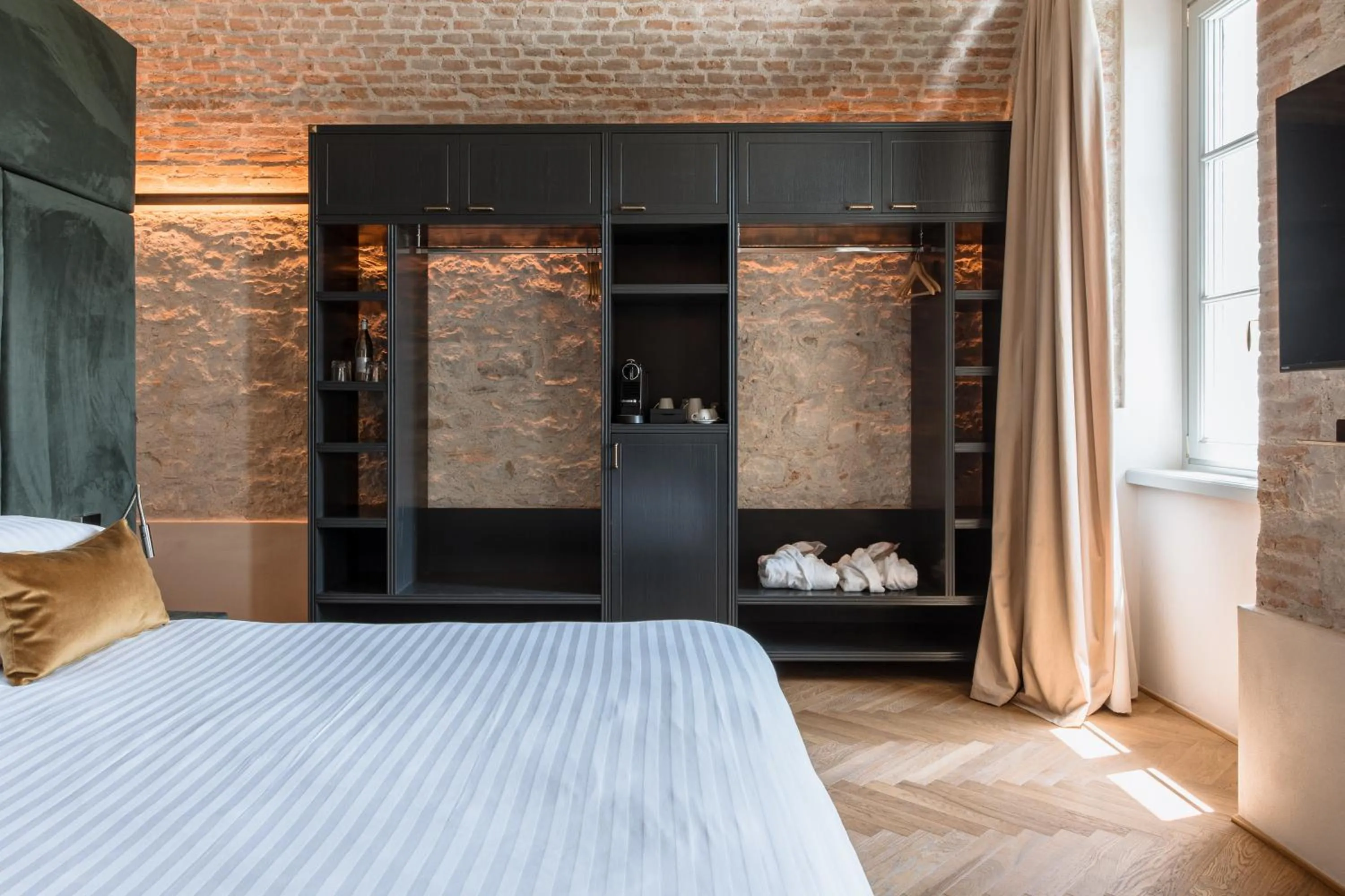 Bed in Pavillon Suite