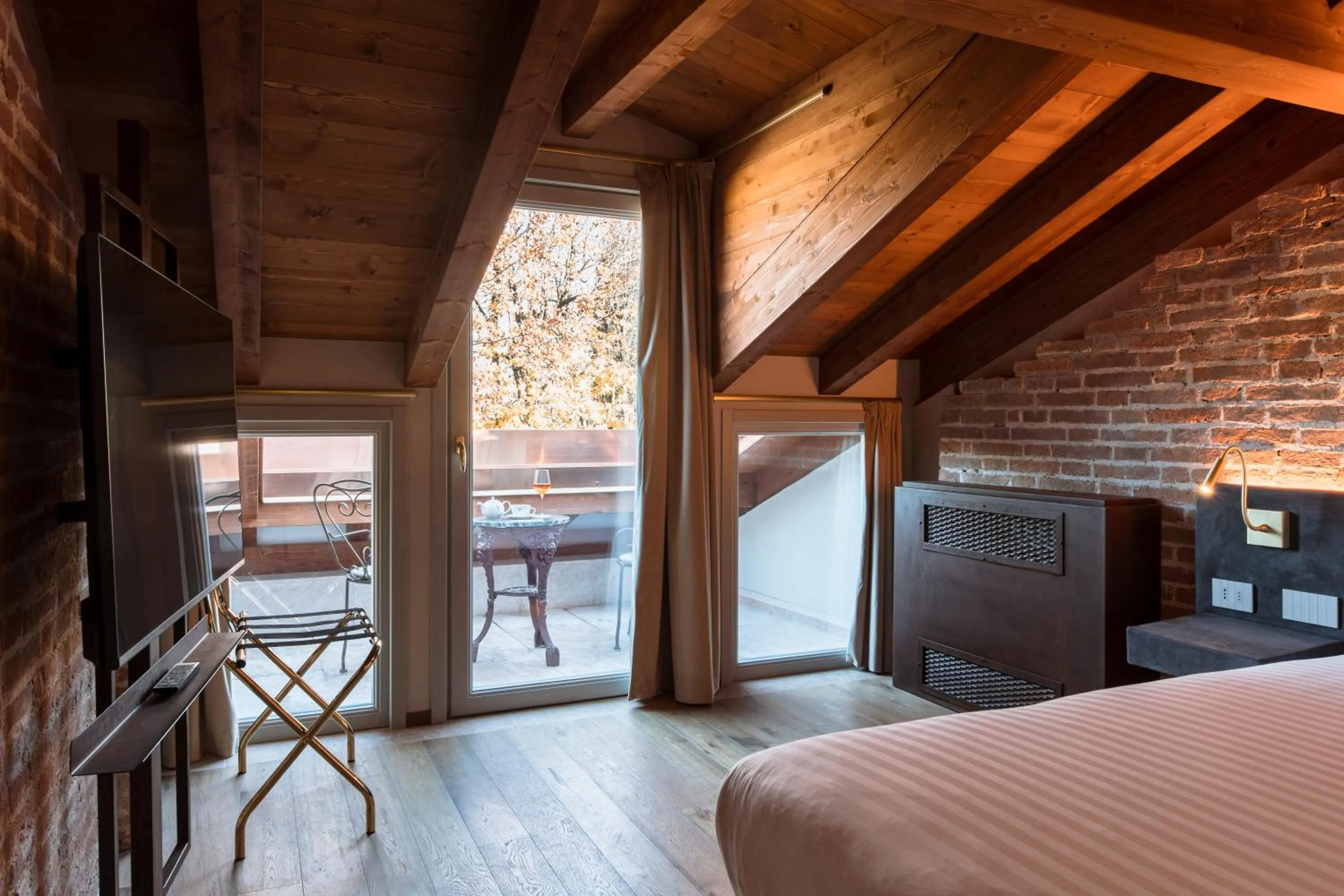 Bed in Pavillon Suite