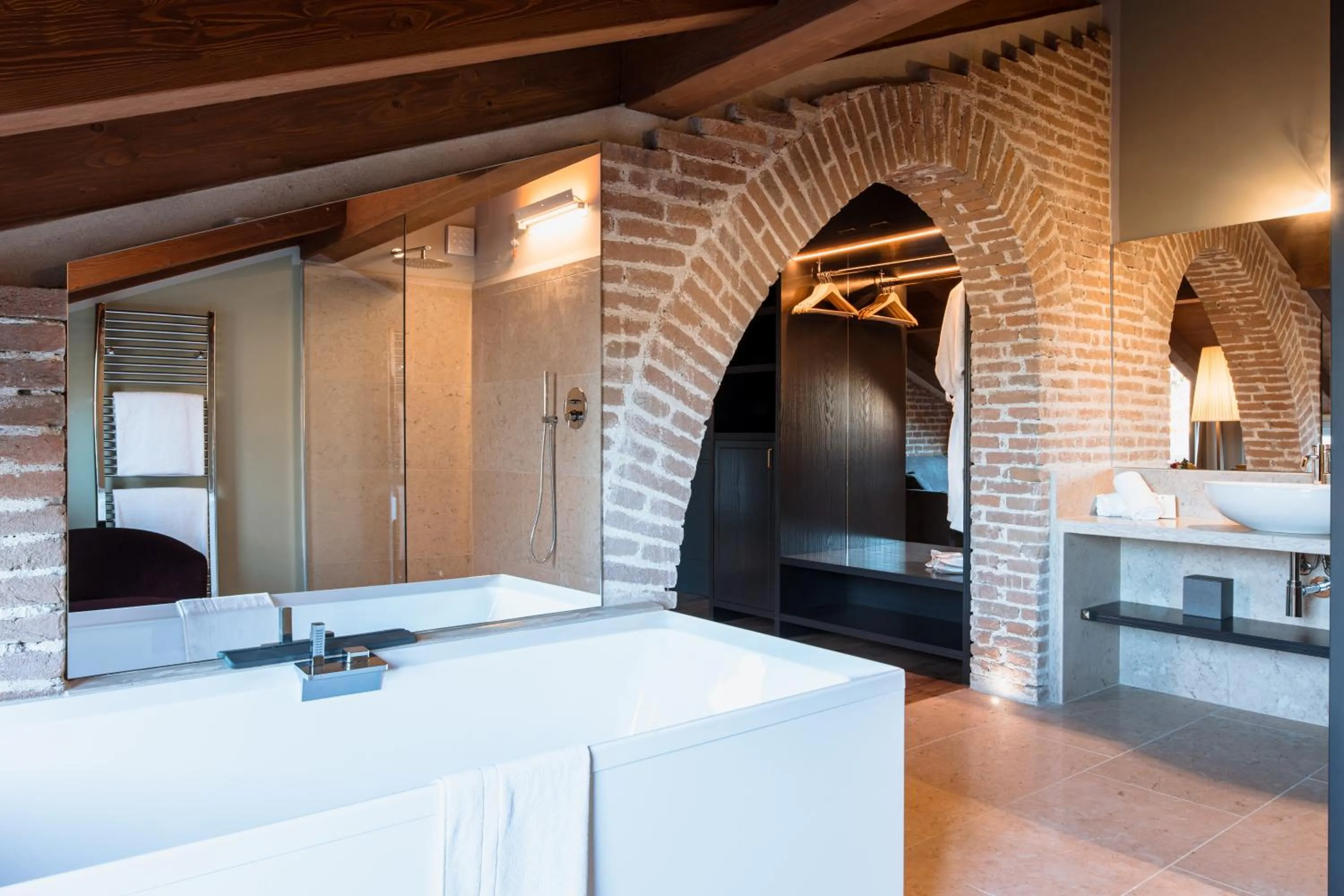 Bath in Pavillon Suite
