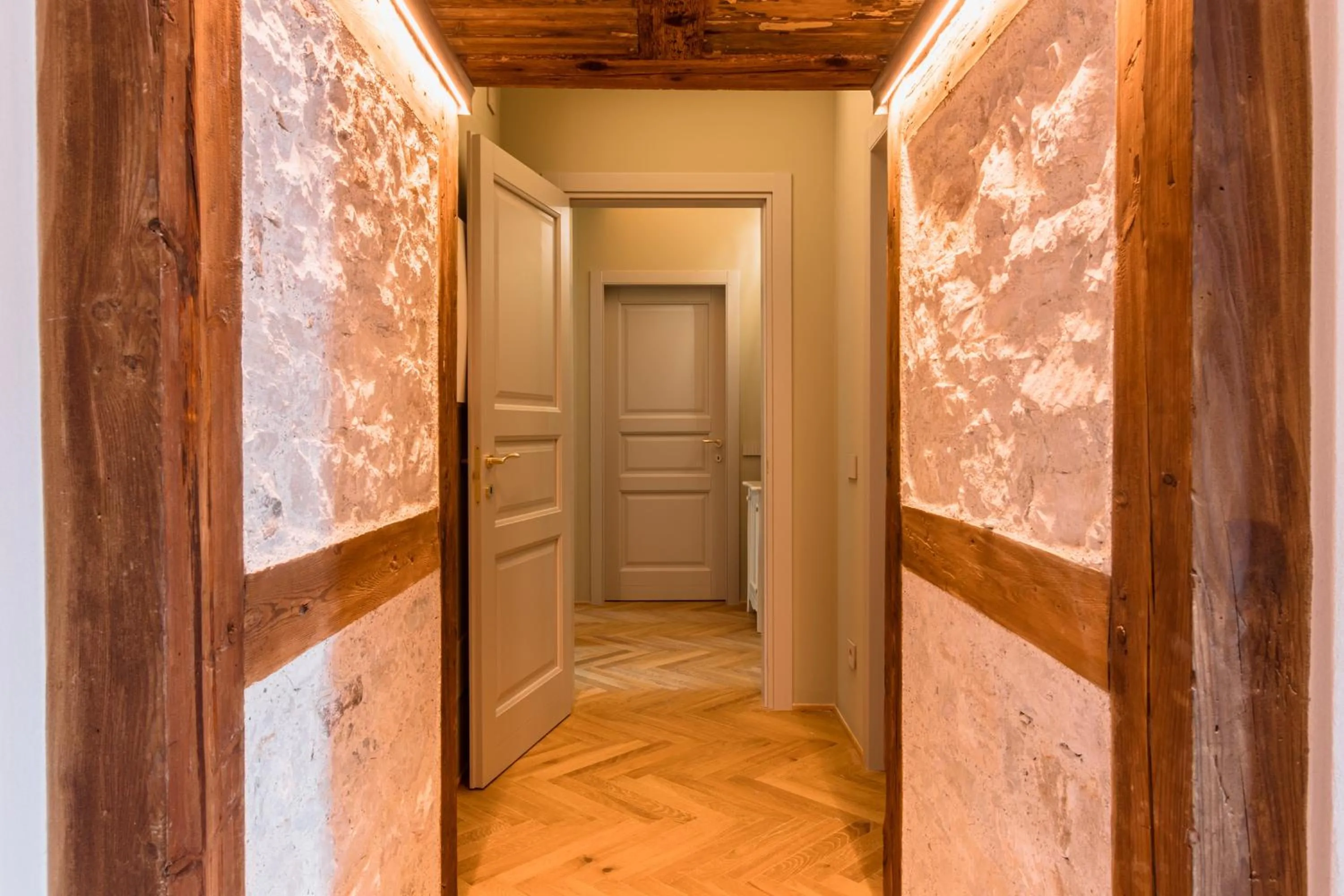 wardrobe in Pavillon Suite