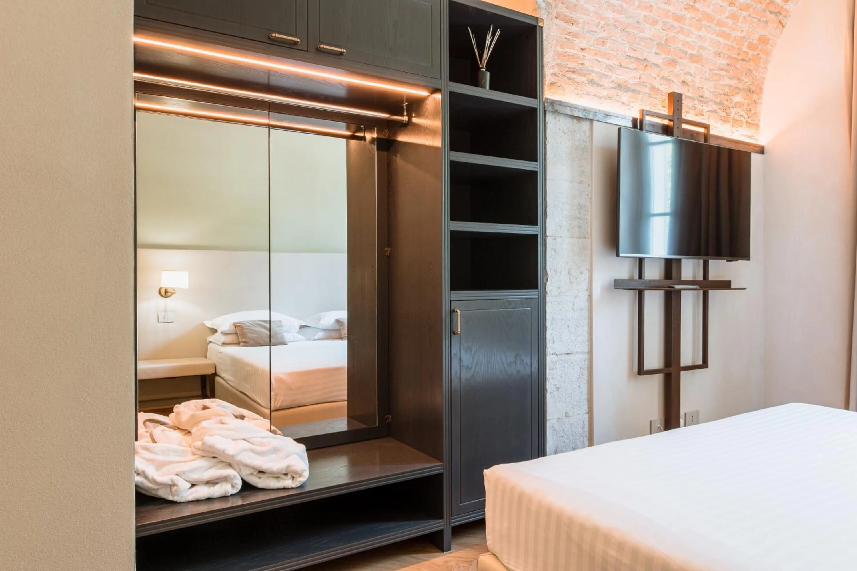 TV and multimedia, Bed in Pavillon Suite