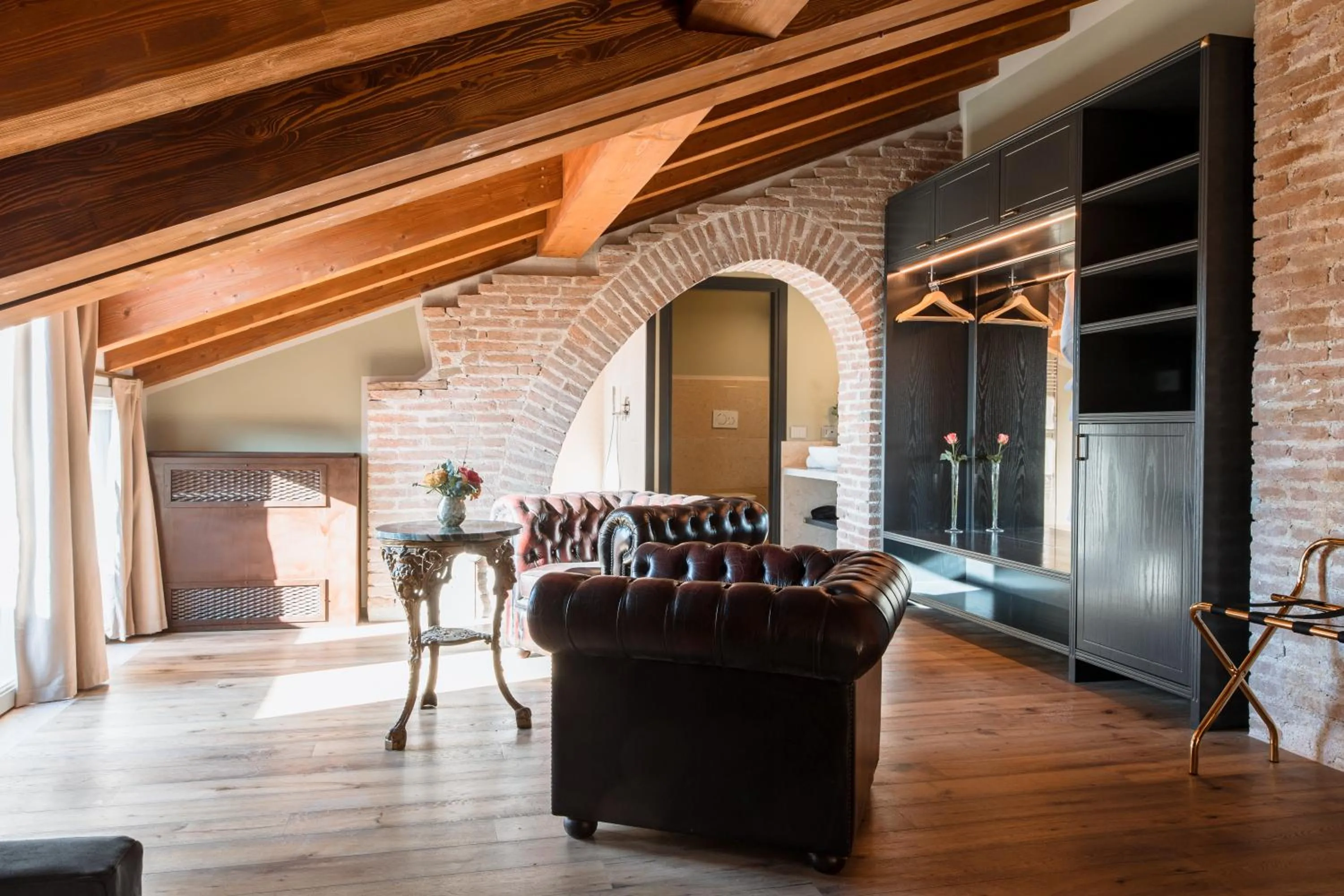 Living room in Pavillon Suite