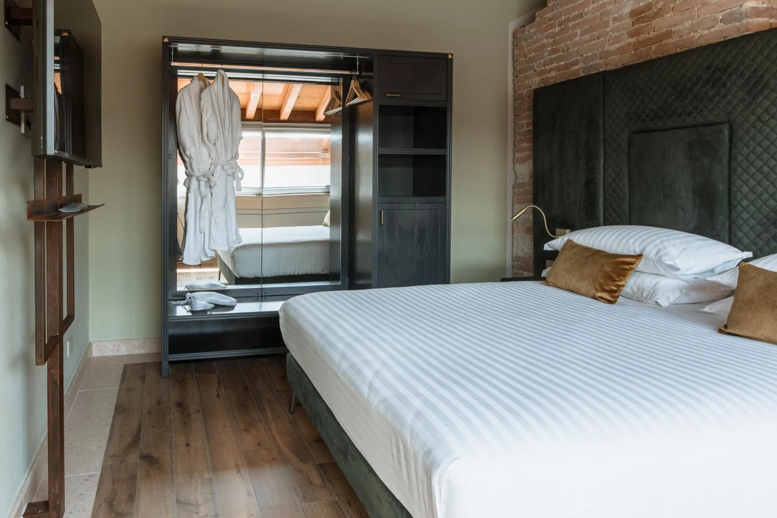 Bed in Pavillon Suite