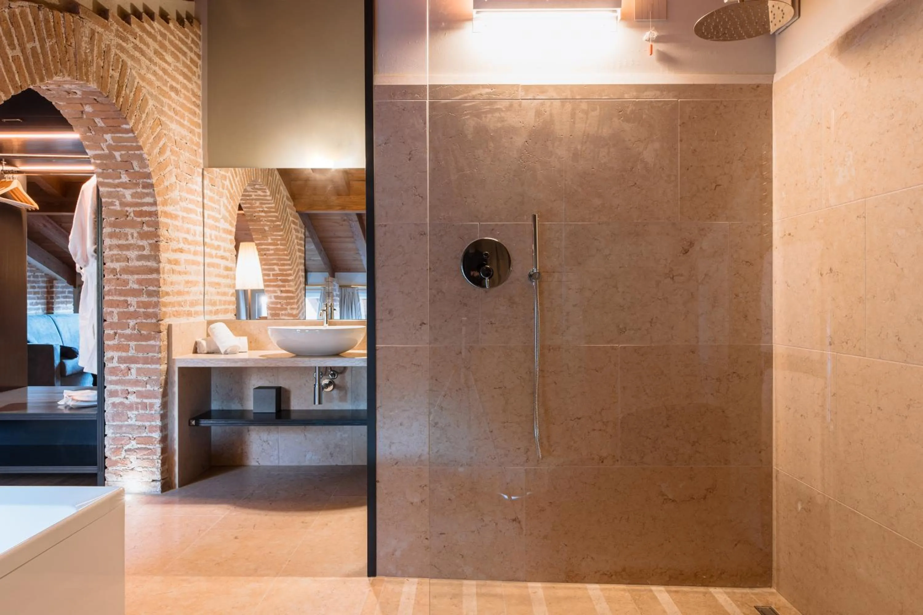 Shower in Pavillon Suite