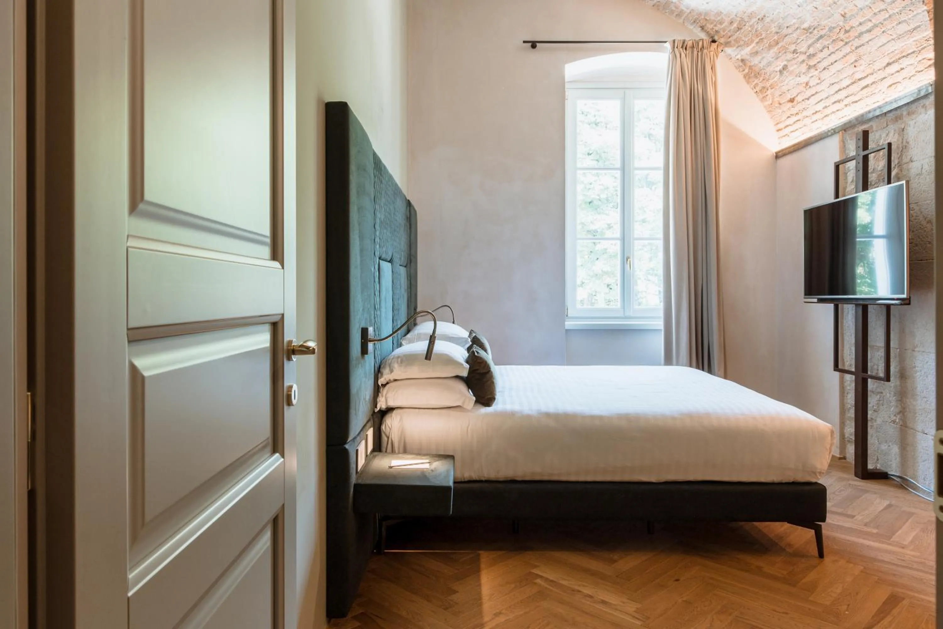 Bed in Pavillon Suite
