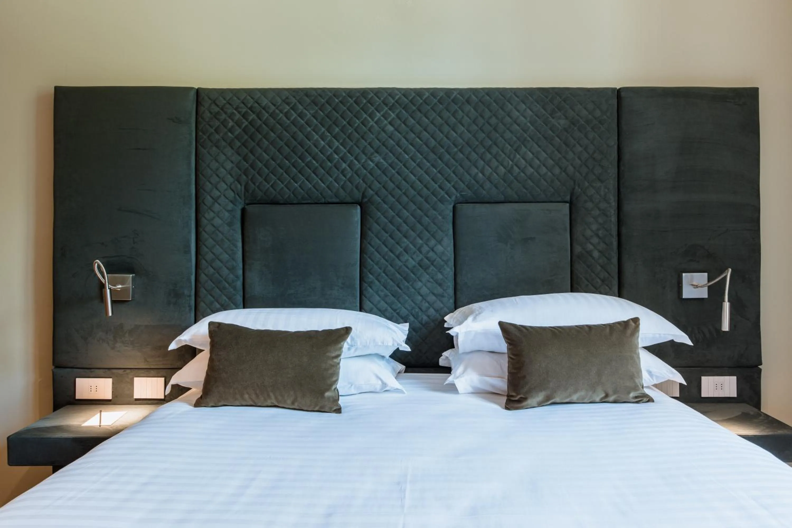 Bed in Pavillon Suite