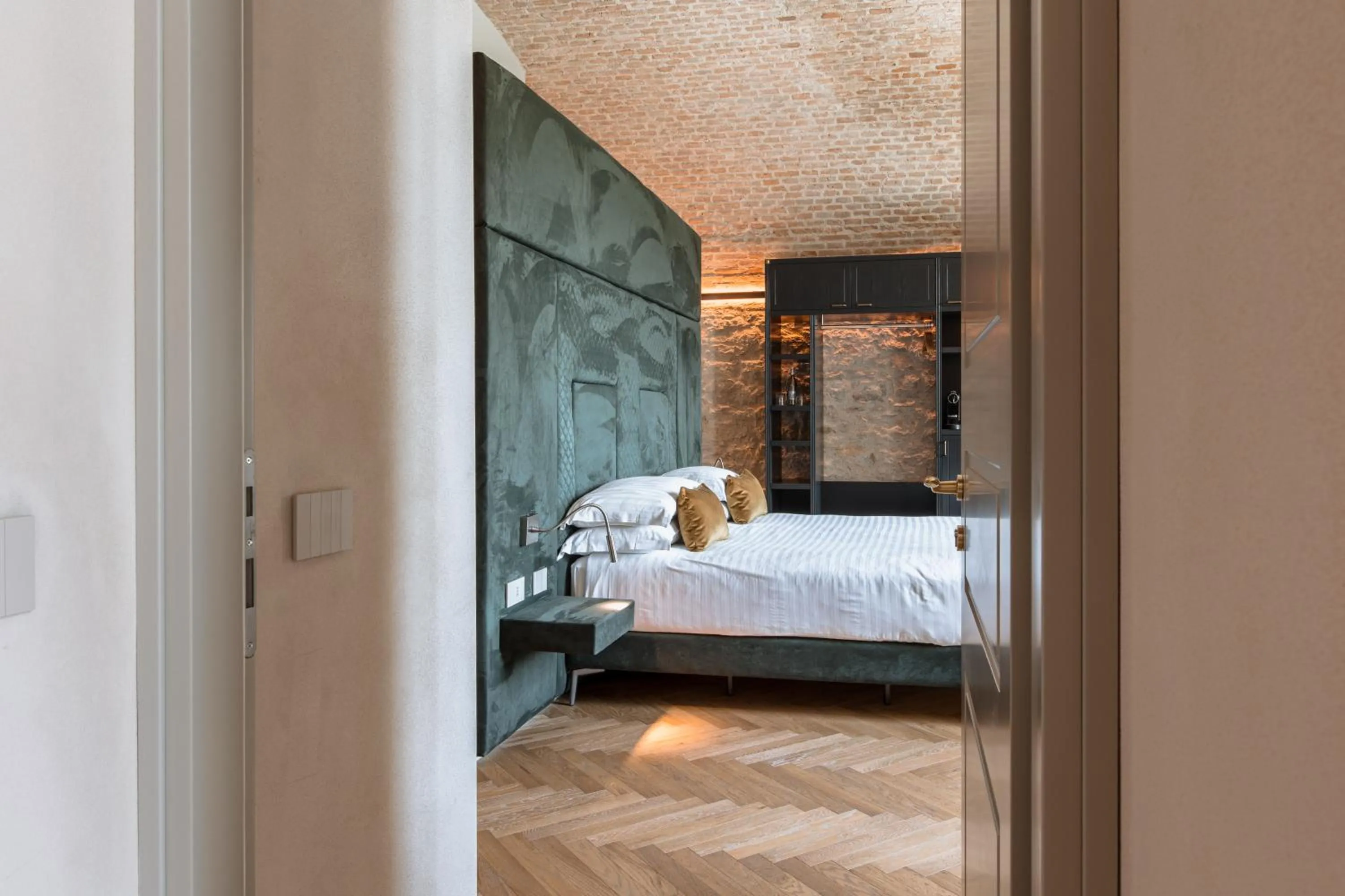 Bed in Pavillon Suite