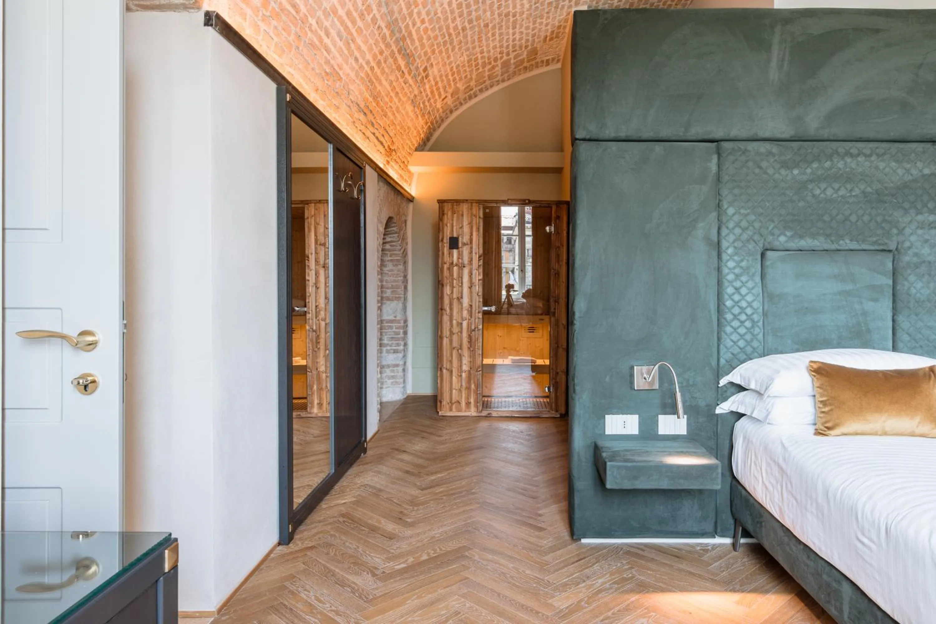 Sauna, Bed in Pavillon Suite