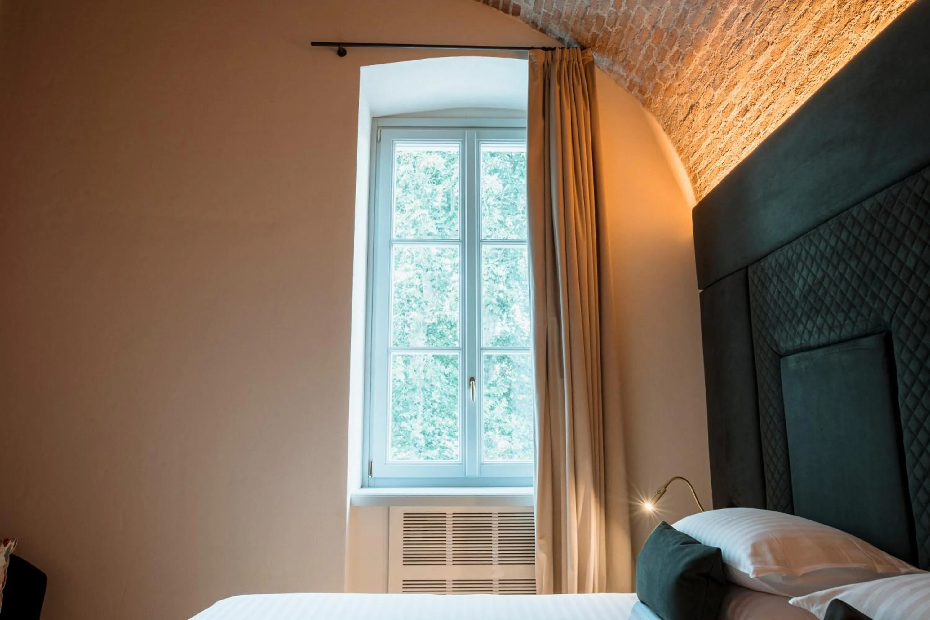 Bed in Pavillon Suite