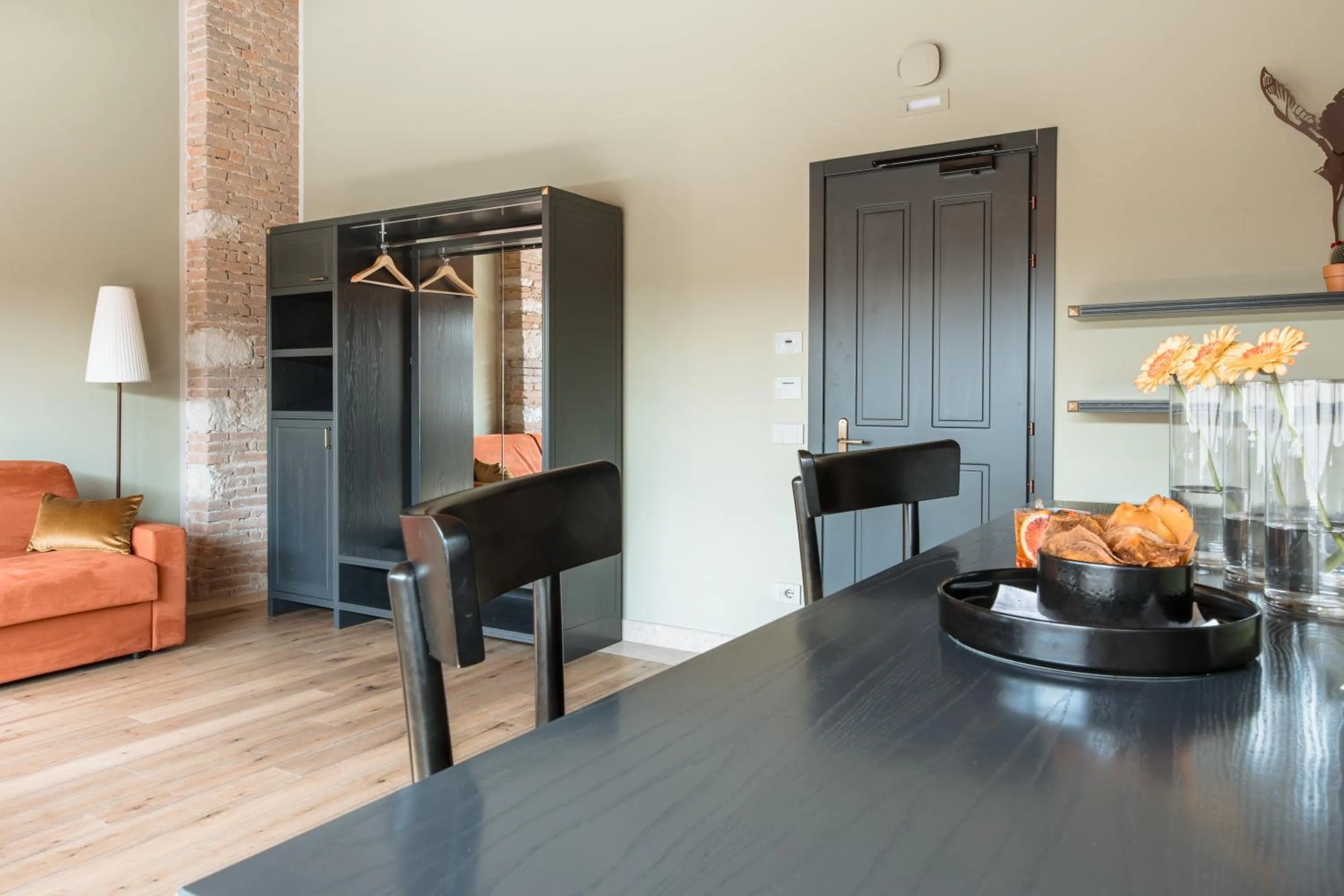 Living room in Pavillon Suite