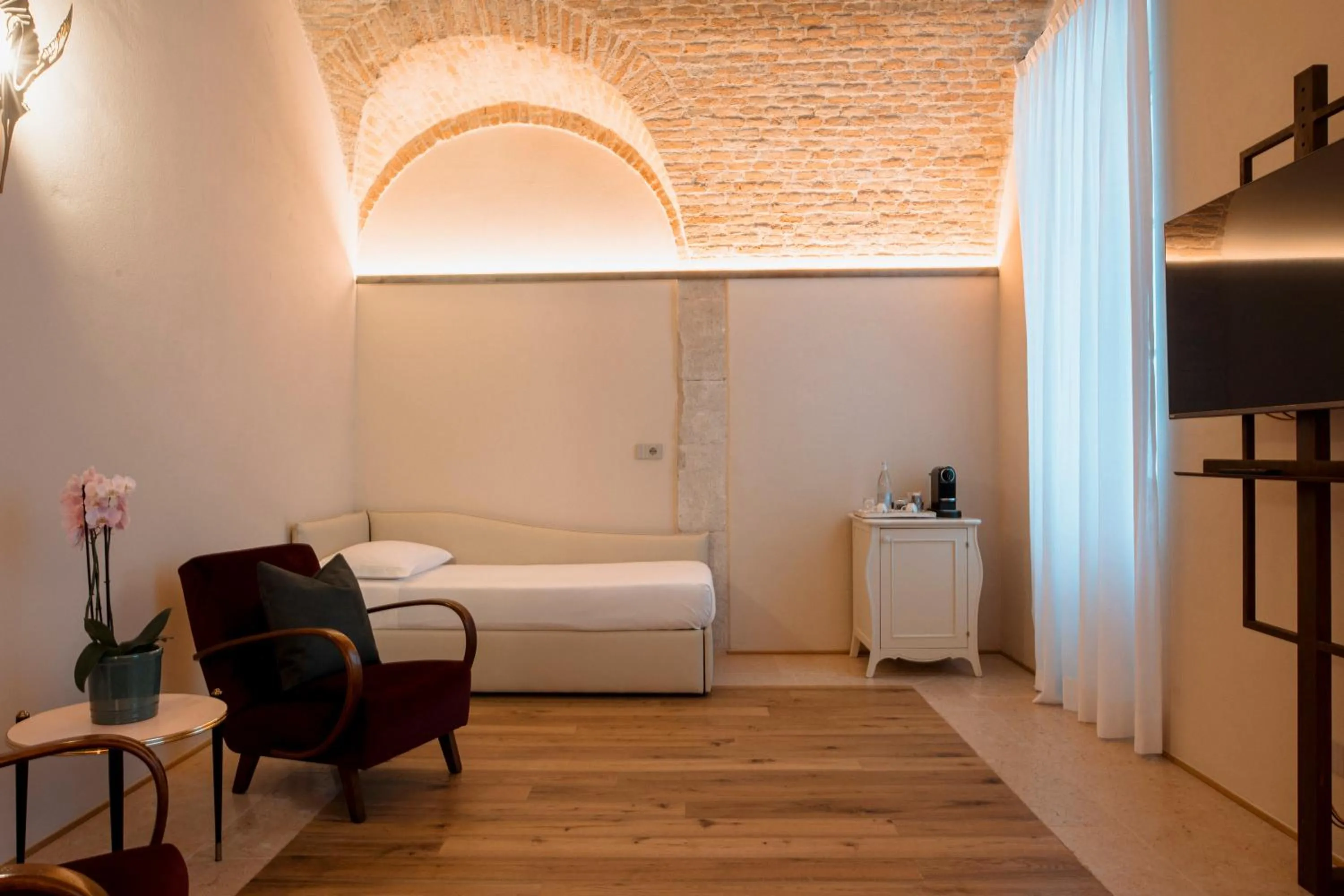 Bed in Pavillon Suite