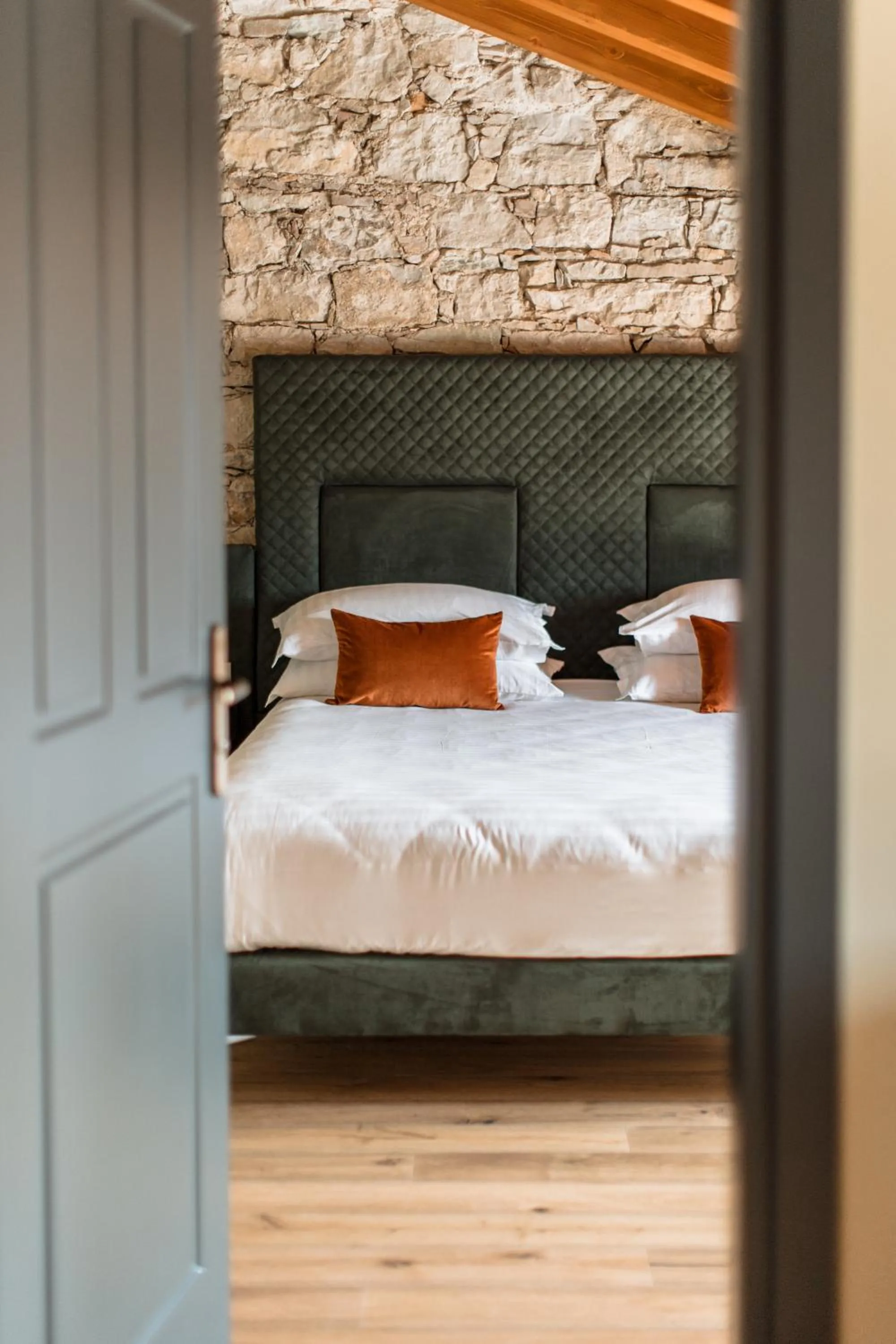 Bedroom, Bed in Pavillon Suite