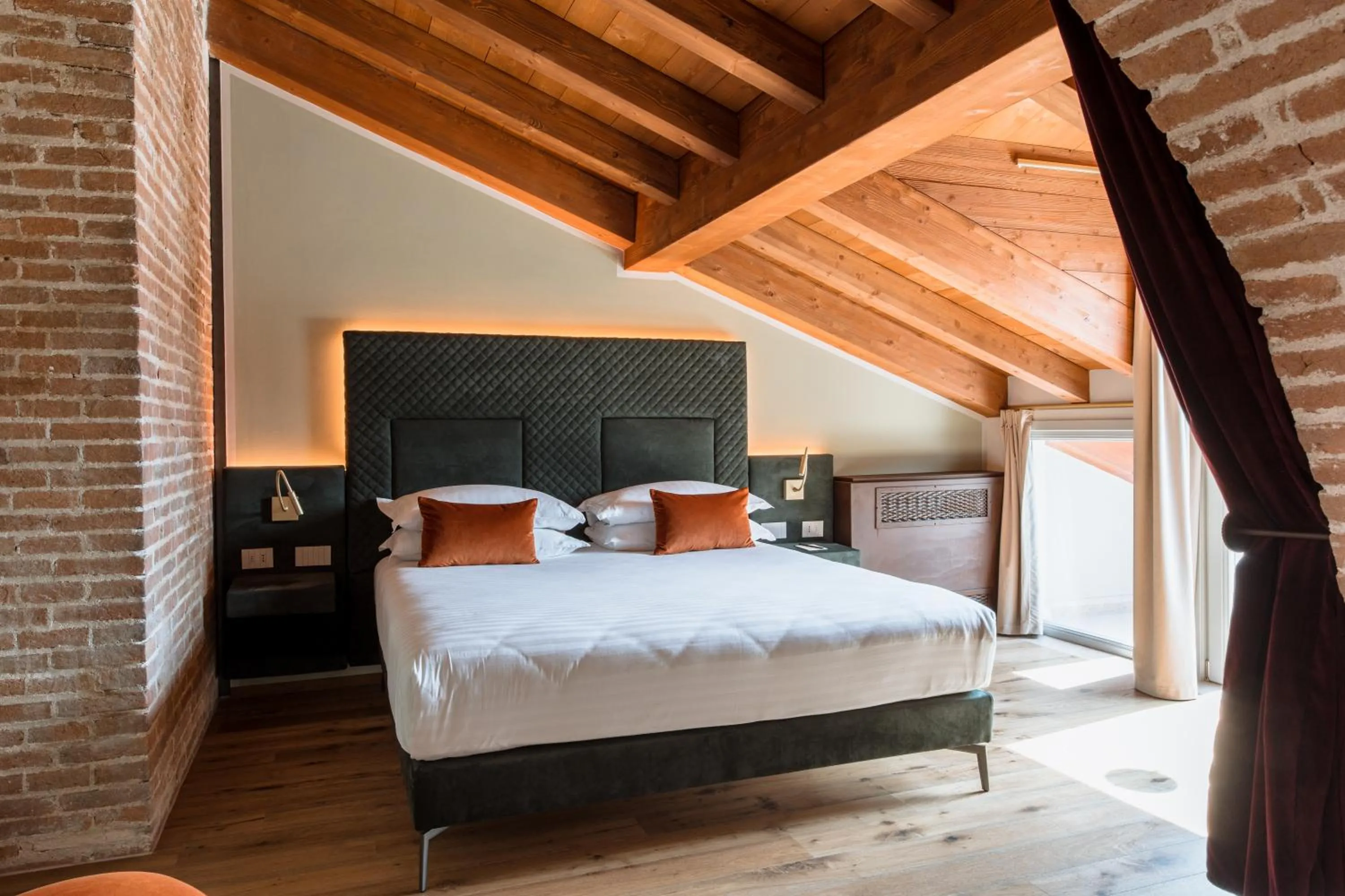 Bedroom, Bed in Pavillon Suite