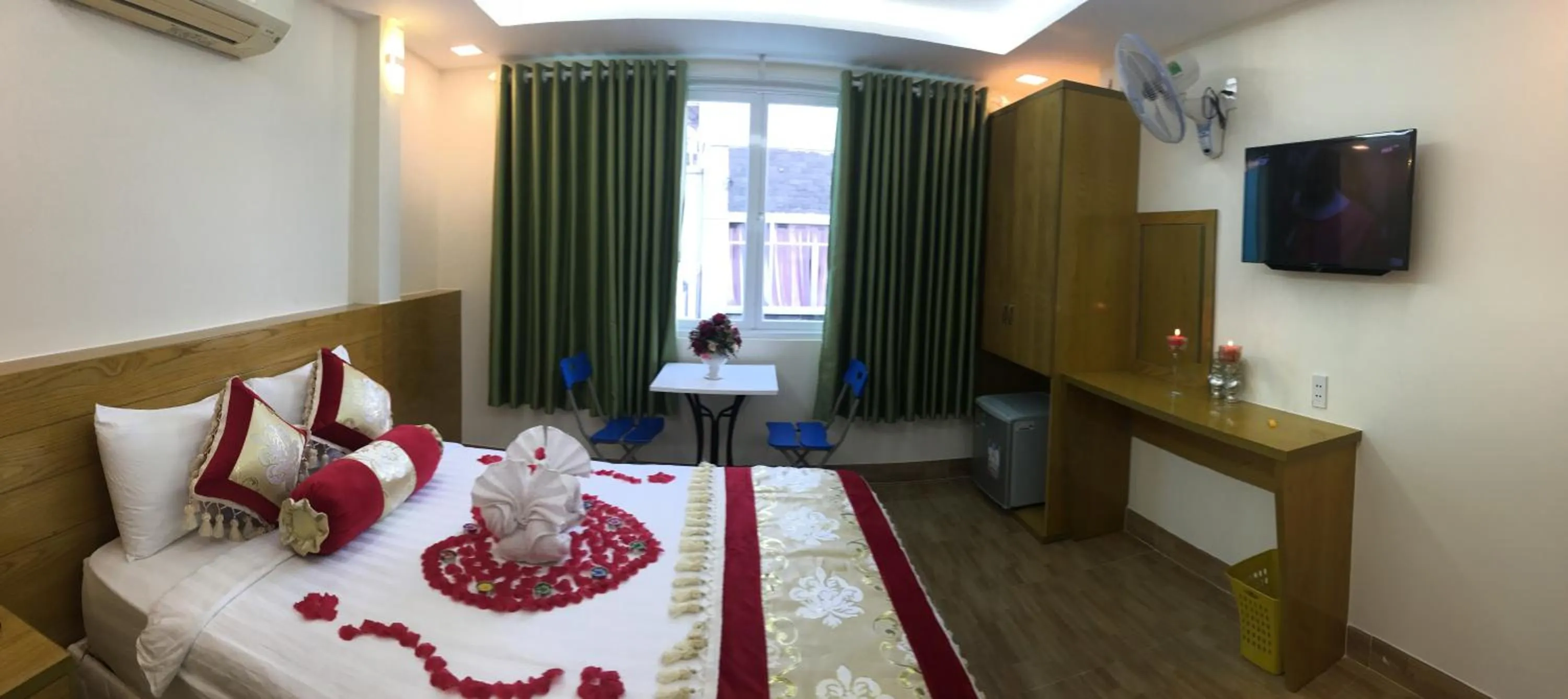 Decorative detail, Bed in Ailen Garden 2 Hotel